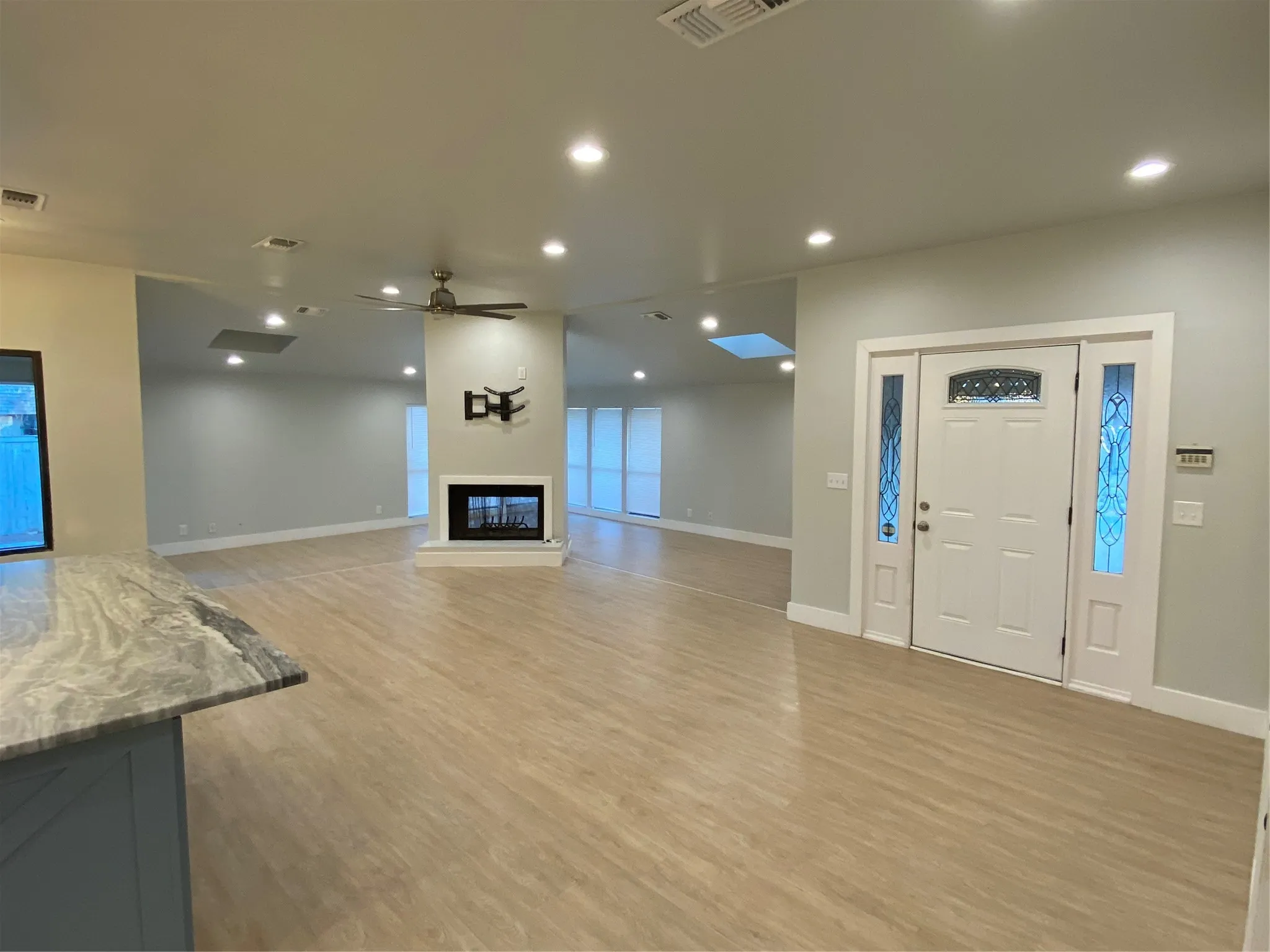Single Family Residence For Sale in Tarrant County , 4704 Pershing Avenue, Fort Worth, Texas 76107, 3 Bedroom, 3 Bathroom, Garage spaces, 3,350 Sqft, built in 1976, mls#21351087, Real Estate Agent in Fort Worth, Homes For Sale in Tarrant county, Homes For Sale in Fort Worth, Realtor in Fort Worth Texas, Real Estate Brokerage Independent Realty Texas, Luminita Cordes Realtor