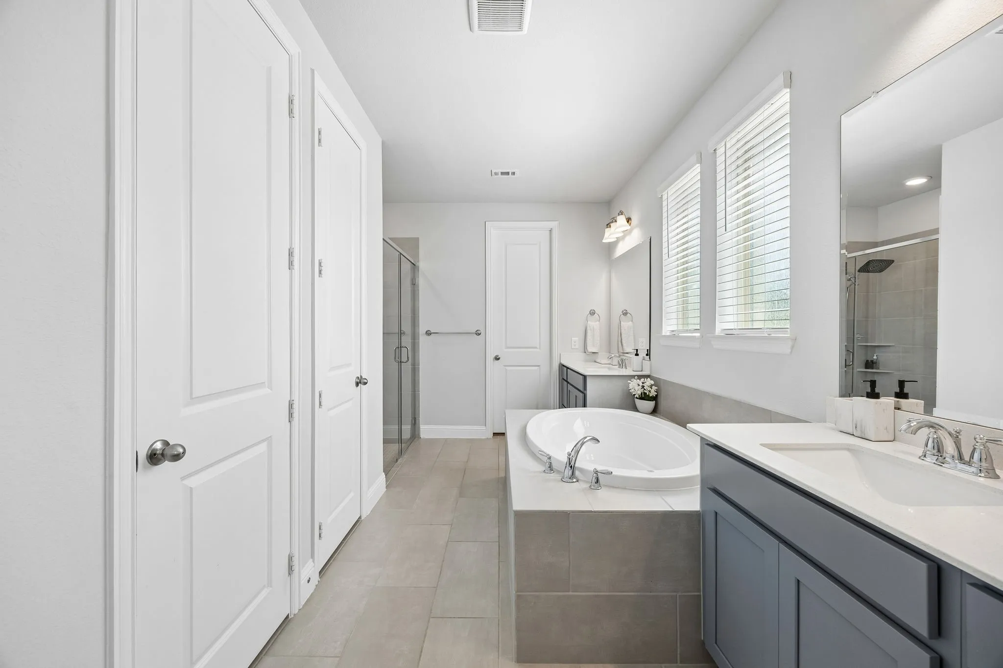 Single Family Residence For Sale in Dallas County , 313 Suncrest Way, Sunnyvale, Texas 75182, 4 Bedroom, 4 Bathroom, 2 Garage spaces, 3,191 Sqft, built in 2023, mls#21351033, Real Estate Agent in Sunnyvale, Homes For Sale in Dallas county, Homes For Sale in Sunnyvale, Realtor in Sunnyvale Texas, Real Estate Brokerage Independent Realty Texas, Luminita Cordes Realtor