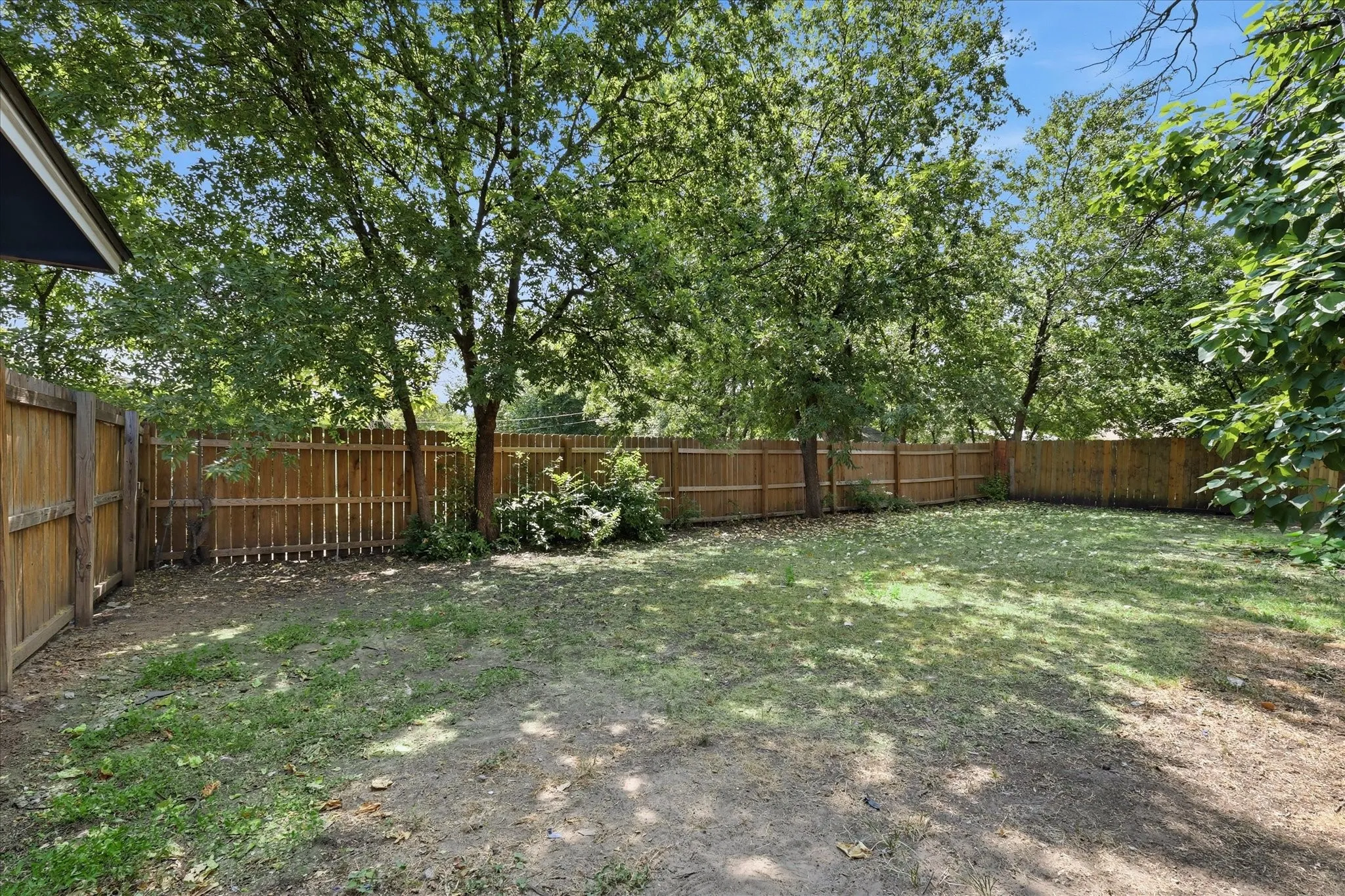 Single Family Residence For Sale in Denton County , 204 Jackilu Street, Sanger, Texas 76266, 3 Bedroom, 2 Bathroom, Garage spaces, 1,350 Sqft, built in 1986, mls#21350966, Real Estate Agent in Sanger, Homes For Sale in Denton county, Homes For Sale in Sanger, Realtor in Sanger Texas, Real Estate Brokerage Independent Realty Texas, Luminita Cordes Realtor