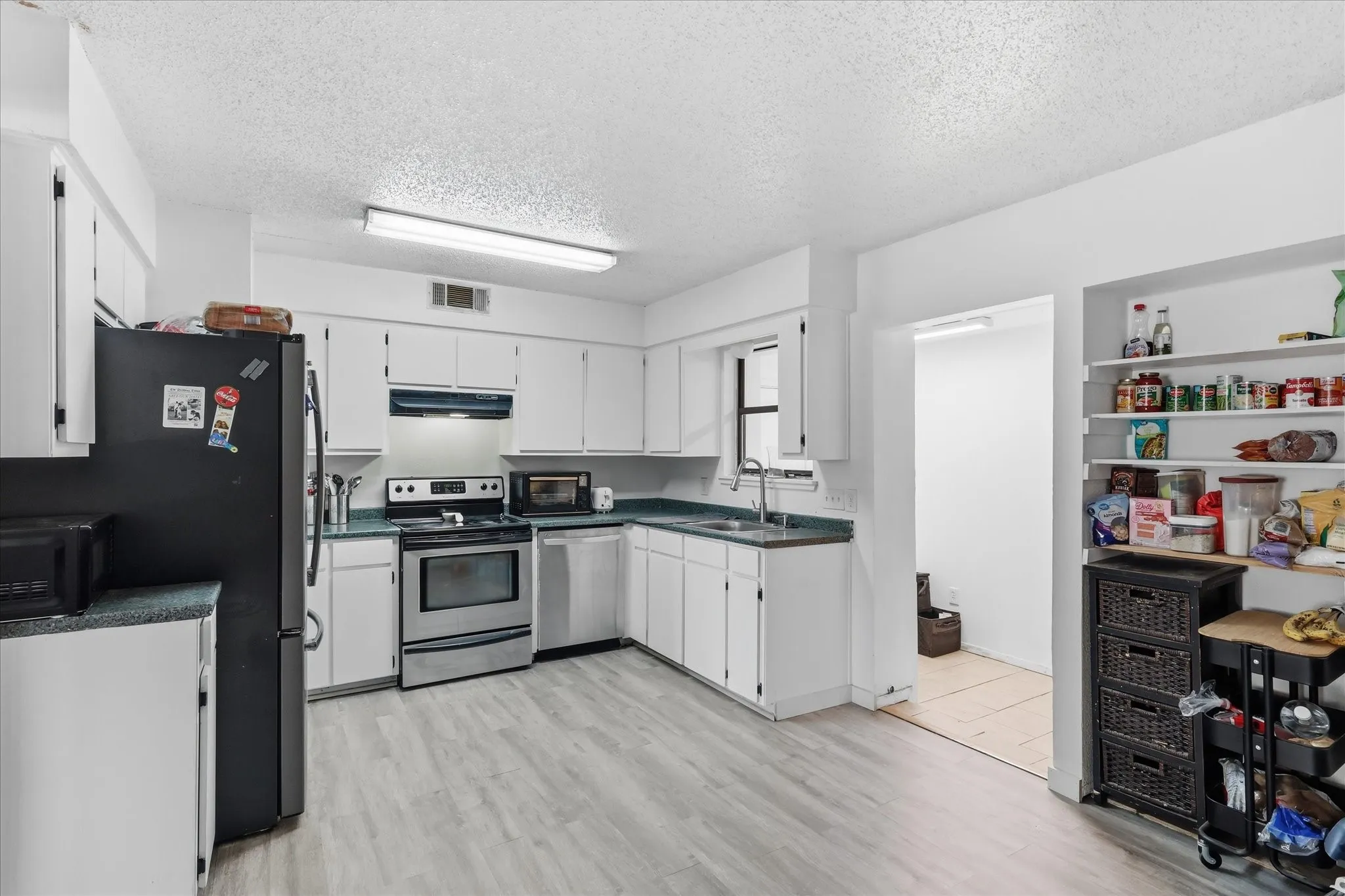 Single Family Residence For Sale in Denton County , 204 Jackilu Street, Sanger, Texas 76266, 3 Bedroom, 2 Bathroom, Garage spaces, 1,350 Sqft, built in 1986, mls#21350966, Real Estate Agent in Sanger, Homes For Sale in Denton county, Homes For Sale in Sanger, Realtor in Sanger Texas, Real Estate Brokerage Independent Realty Texas, Luminita Cordes Realtor