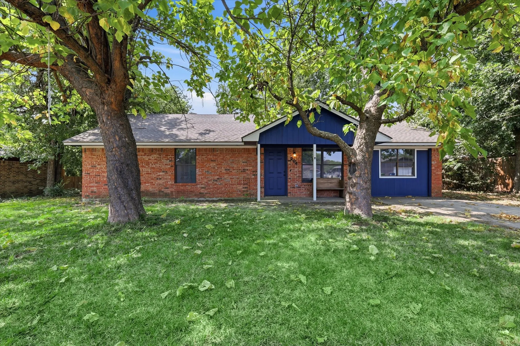 Single Family Residence For Sale in Denton County , 204 Jackilu Street, Sanger, Texas 76266, 3 Bedroom, 2 Bathroom, Garage spaces, 1,350 Sqft, built in 1986, mls#21350966, Real Estate Agent in Sanger, Homes For Sale in Denton county, Homes For Sale in Sanger, Realtor in Sanger Texas, Real Estate Brokerage Independent Realty Texas, Luminita Cordes Realtor