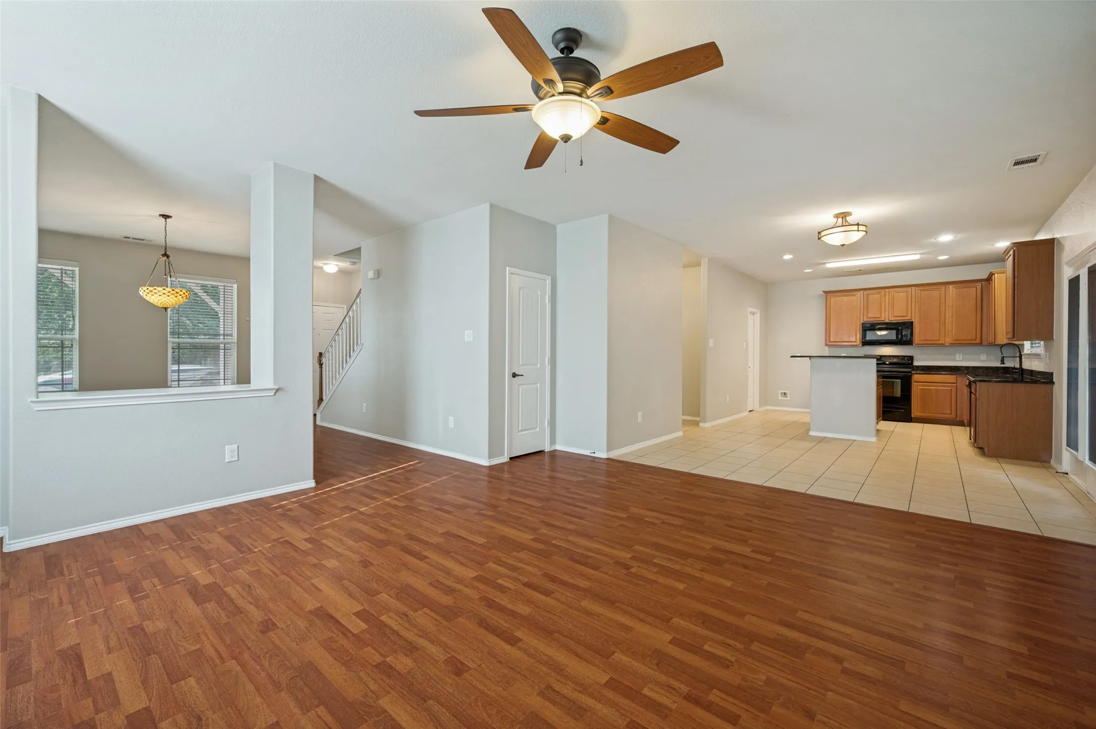 Single Family Residence For Sale in Denton County , 9939 Wethers Field Circle, Providence Village, Texas 76227, 3 Bedroom, 3 Bathroom, 2 Garage spaces, 2,360 Sqft, built in 2010, mls#21348264, Real Estate Agent in Providence Village, Homes For Sale in Denton county, Homes For Sale in Providence Village, Realtor in Providence Village Texas, Real Estate Brokerage Independent Realty Texas, Luminita Cordes Realtor