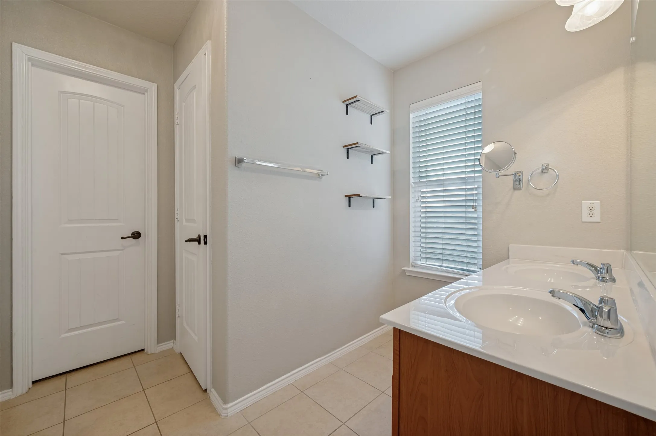 Single Family Residence For Sale in Denton County , 9939 Wethers Field Circle, Providence Village, Texas 76227, 3 Bedroom, 3 Bathroom, 2 Garage spaces, 2,360 Sqft, built in 2010, mls#21348264, Real Estate Agent in Providence Village, Homes For Sale in Denton county, Homes For Sale in Providence Village, Realtor in Providence Village Texas, Real Estate Brokerage Independent Realty Texas, Luminita Cordes Realtor