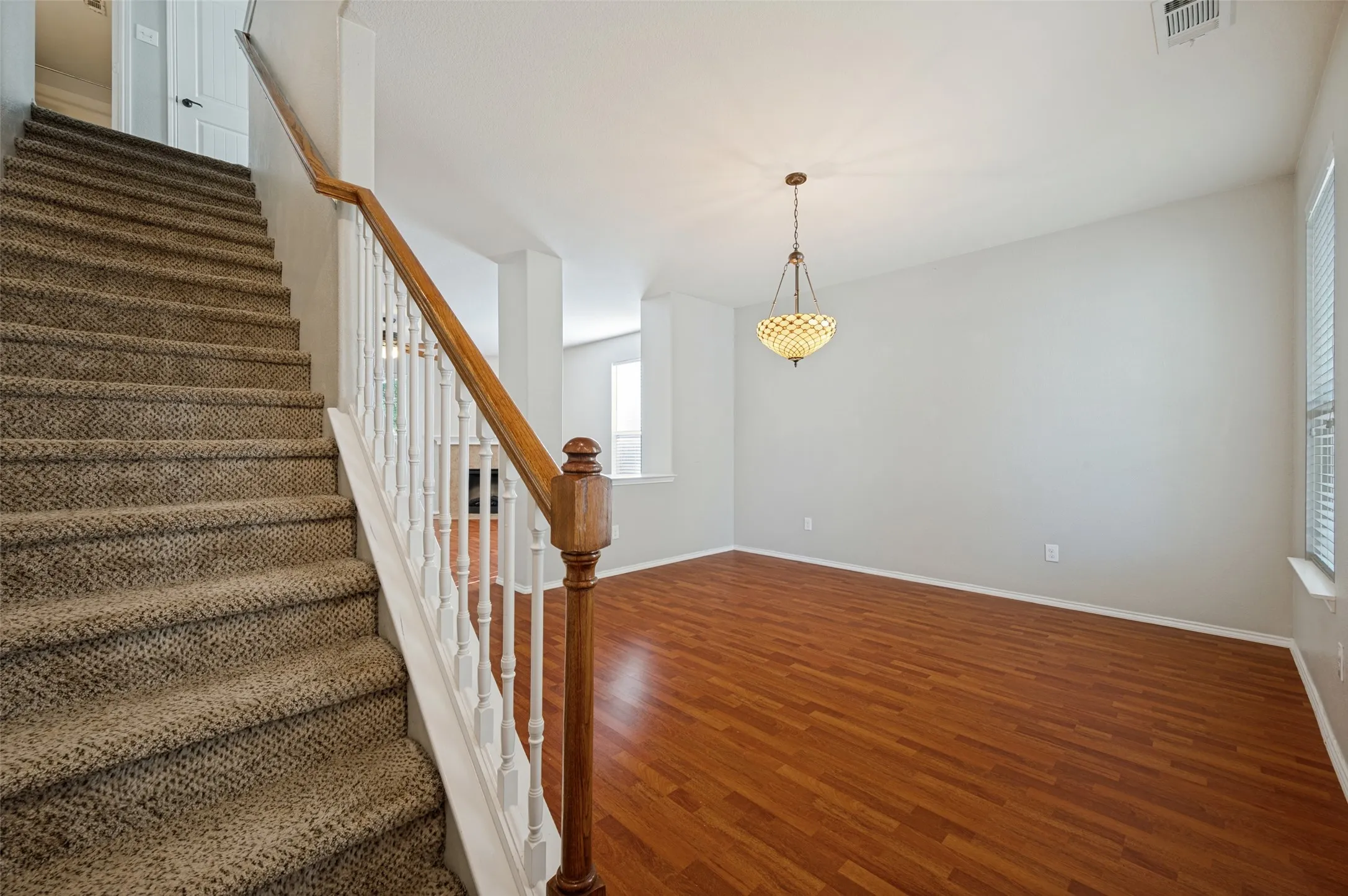 Single Family Residence For Sale in Denton County , 9939 Wethers Field Circle, Providence Village, Texas 76227, 3 Bedroom, 3 Bathroom, 2 Garage spaces, 2,360 Sqft, built in 2010, mls#21348264, Real Estate Agent in Providence Village, Homes For Sale in Denton county, Homes For Sale in Providence Village, Realtor in Providence Village Texas, Real Estate Brokerage Independent Realty Texas, Luminita Cordes Realtor