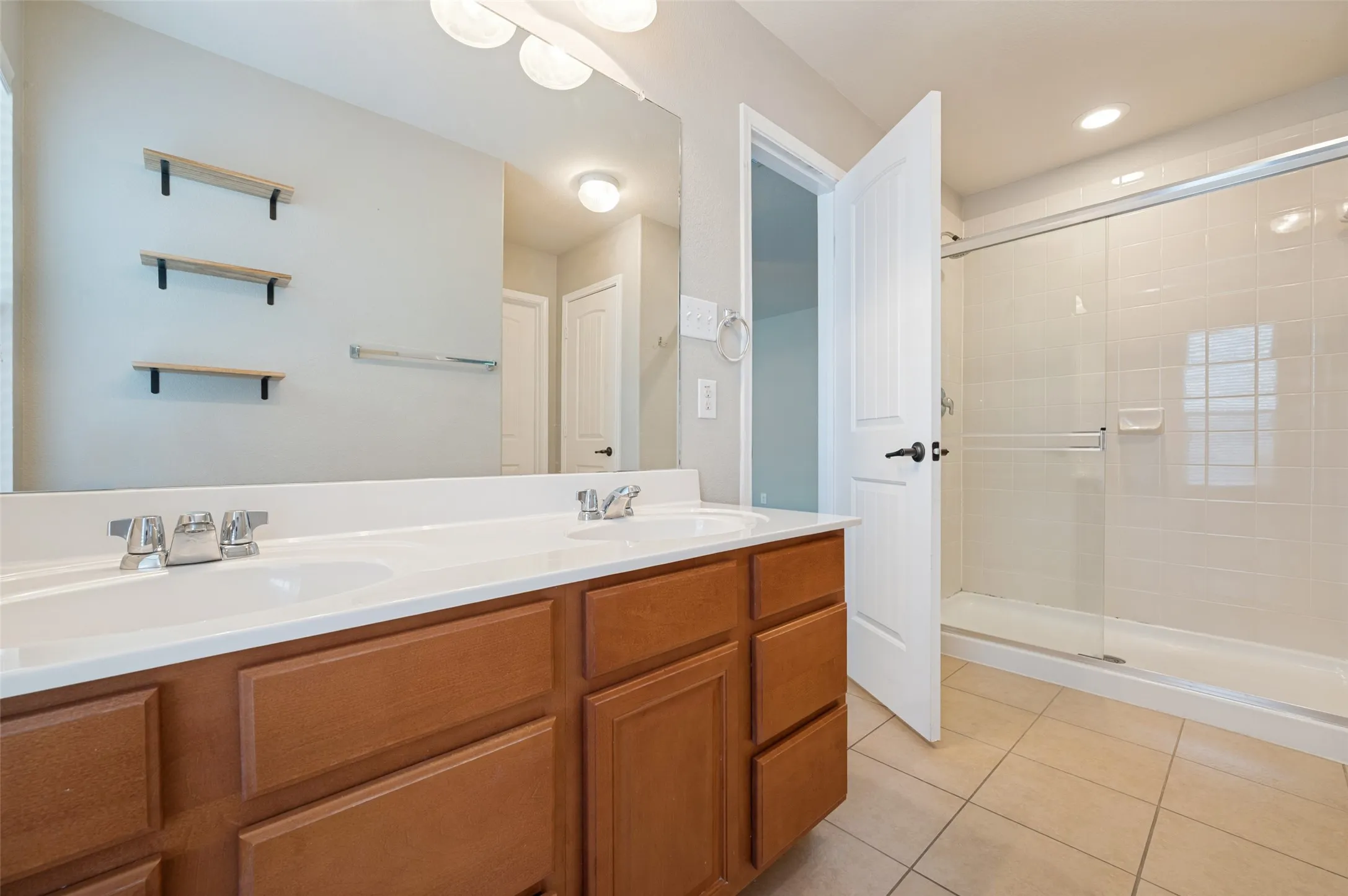 Single Family Residence For Sale in Denton County , 9939 Wethers Field Circle, Providence Village, Texas 76227, 3 Bedroom, 3 Bathroom, 2 Garage spaces, 2,360 Sqft, built in 2010, mls#21348264, Real Estate Agent in Providence Village, Homes For Sale in Denton county, Homes For Sale in Providence Village, Realtor in Providence Village Texas, Real Estate Brokerage Independent Realty Texas, Luminita Cordes Realtor