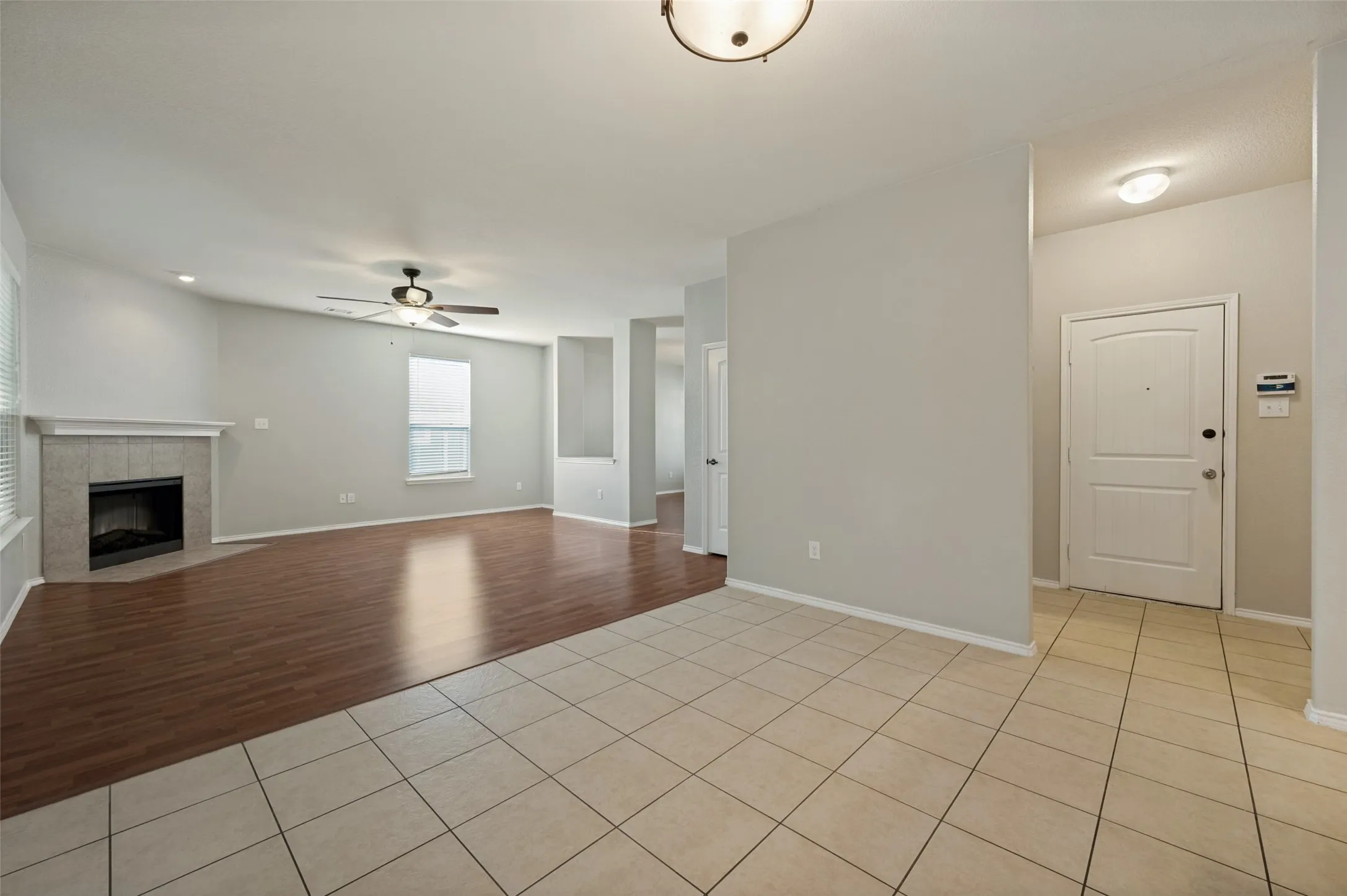 Single Family Residence For Sale in Denton County , 9939 Wethers Field Circle, Providence Village, Texas 76227, 3 Bedroom, 3 Bathroom, 2 Garage spaces, 2,360 Sqft, built in 2010, mls#21348264, Real Estate Agent in Providence Village, Homes For Sale in Denton county, Homes For Sale in Providence Village, Realtor in Providence Village Texas, Real Estate Brokerage Independent Realty Texas, Luminita Cordes Realtor