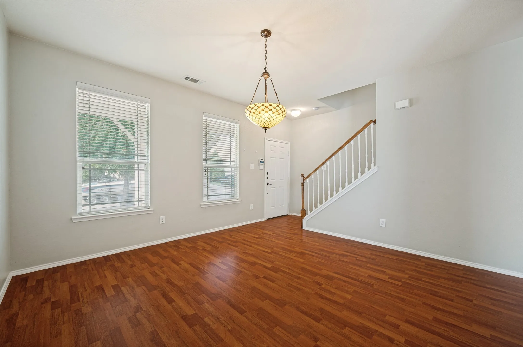Single Family Residence For Sale in Denton County , 9939 Wethers Field Circle, Providence Village, Texas 76227, 3 Bedroom, 3 Bathroom, 2 Garage spaces, 2,360 Sqft, built in 2010, mls#21348264, Real Estate Agent in Providence Village, Homes For Sale in Denton county, Homes For Sale in Providence Village, Realtor in Providence Village Texas, Real Estate Brokerage Independent Realty Texas, Luminita Cordes Realtor
