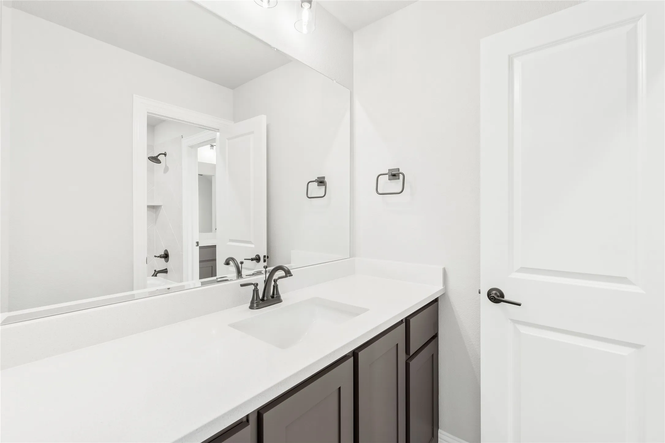 Single Family Residence For Sale in Ellis County , 673 Serenity Lane, Red Oak, Texas 75154, 5 Bedroom, 4 Bathroom, 3 Garage spaces, 3,280 Sqft, built in 2025, mls#21351099, Real Estate Agent in Red Oak, Homes For Sale in Ellis county, Homes For Sale in Red Oak, Realtor in Red Oak Texas, Real Estate Brokerage Independent Realty Texas, Luminita Cordes Realtor