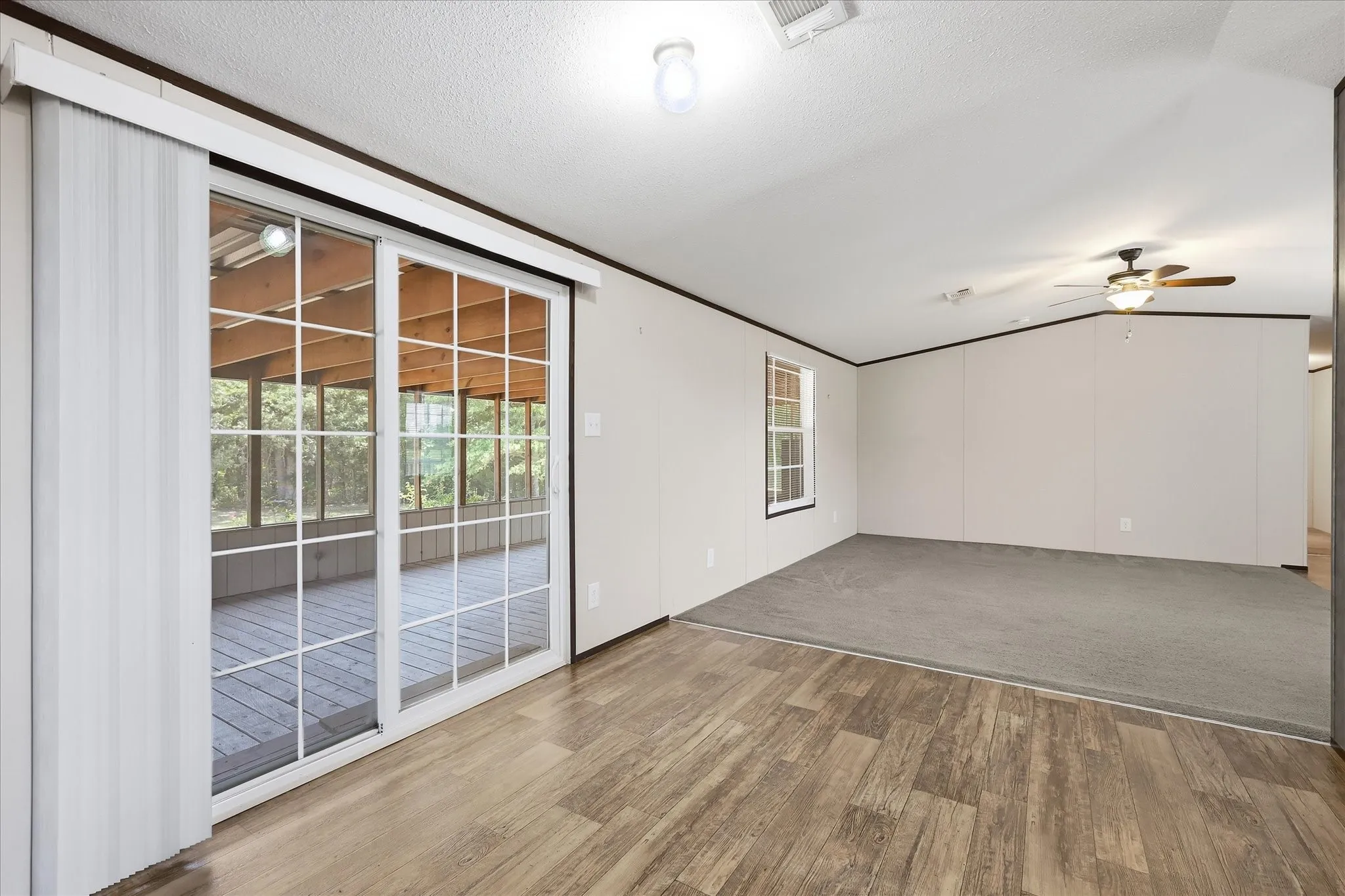 Mobile Home For Sale in Fannin County , 8775 E Fm 273, Ivanhoe, Texas 75447, 3 Bedroom, 2 Bathroom, 2 Garage spaces, 1,368 Sqft, built in 2013, mls#21350228, Real Estate Agent in Ivanhoe, Homes For Sale in Fannin county, Homes For Sale in Ivanhoe, Realtor in Ivanhoe Texas, Real Estate Brokerage Independent Realty Texas, Luminita Cordes Realtor