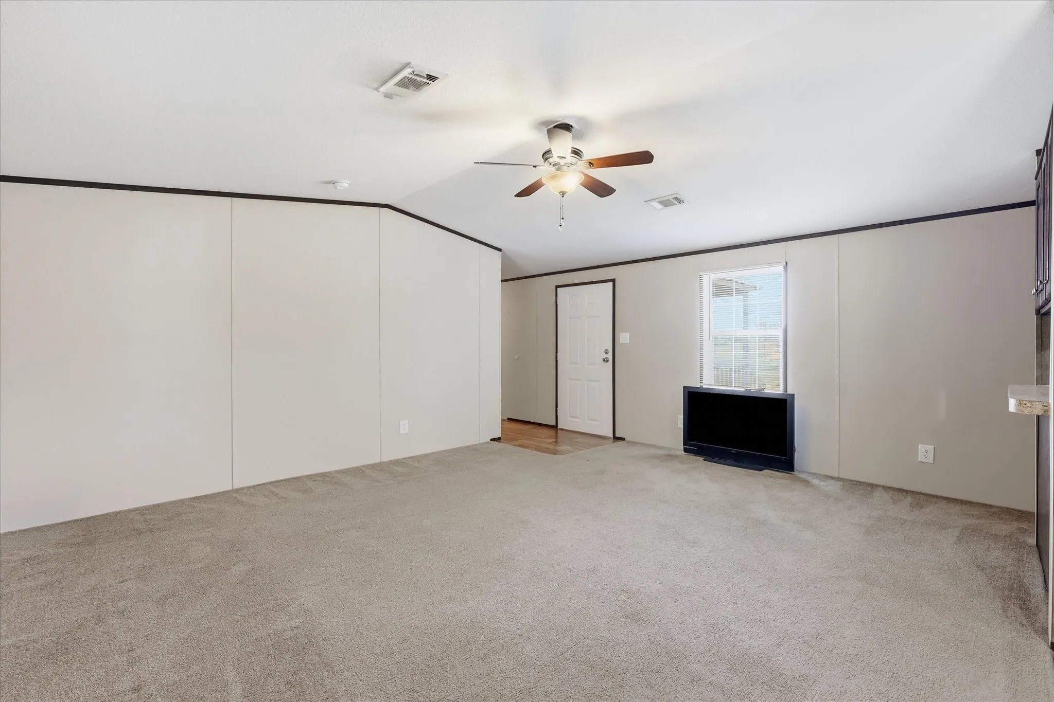 Mobile Home For Sale in Fannin County , 8775 E Fm 273, Ivanhoe, Texas 75447, 3 Bedroom, 2 Bathroom, 2 Garage spaces, 1,368 Sqft, built in 2013, mls#21350228, Real Estate Agent in Ivanhoe, Homes For Sale in Fannin county, Homes For Sale in Ivanhoe, Realtor in Ivanhoe Texas, Real Estate Brokerage Independent Realty Texas, Luminita Cordes Realtor