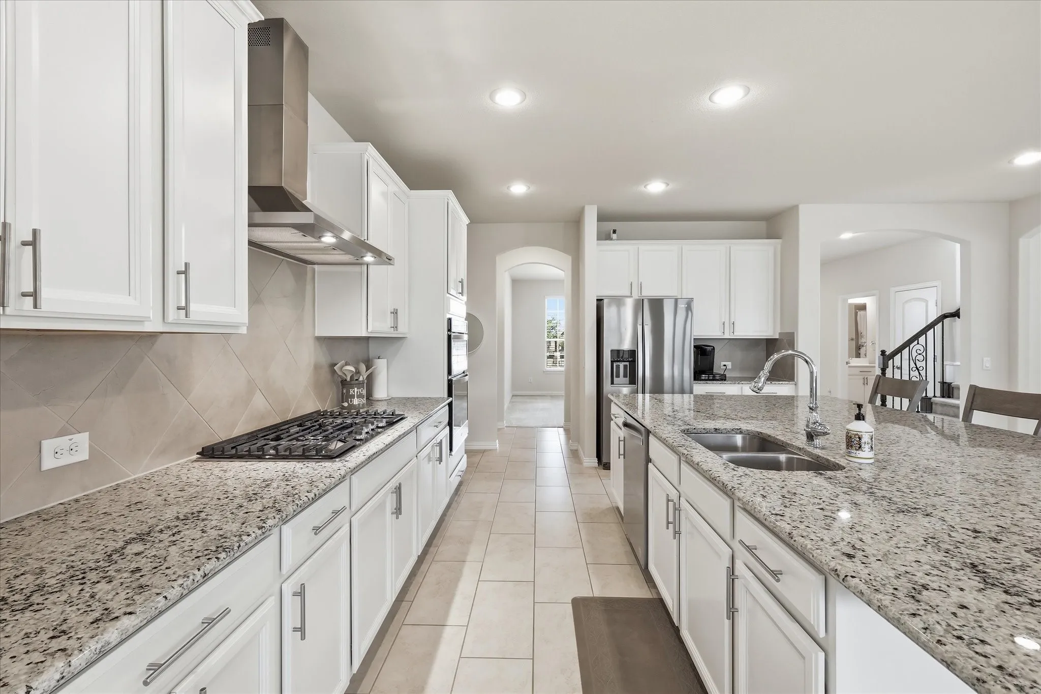 Single Family Residence For Sale in Tarrant County , 1021 Plateau Ridge Way, Fort Worth, Texas 76052, 5 Bedroom, 4 Bathroom, 2 Garage spaces, 3,497 Sqft, built in 2018, mls#21351045, Real Estate Agent in Fort Worth, Homes For Sale in Tarrant county, Homes For Sale in Fort Worth, Realtor in Fort Worth Texas, Real Estate Brokerage Independent Realty Texas, Luminita Cordes Realtor
