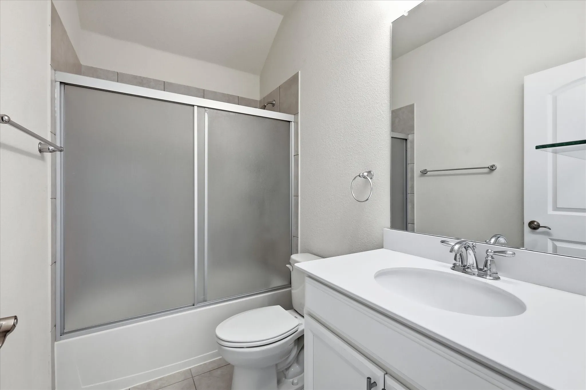 Single Family Residence For Sale in Tarrant County , 1021 Plateau Ridge Way, Fort Worth, Texas 76052, 5 Bedroom, 4 Bathroom, 2 Garage spaces, 3,497 Sqft, built in 2018, mls#21351045, Real Estate Agent in Fort Worth, Homes For Sale in Tarrant county, Homes For Sale in Fort Worth, Realtor in Fort Worth Texas, Real Estate Brokerage Independent Realty Texas, Luminita Cordes Realtor