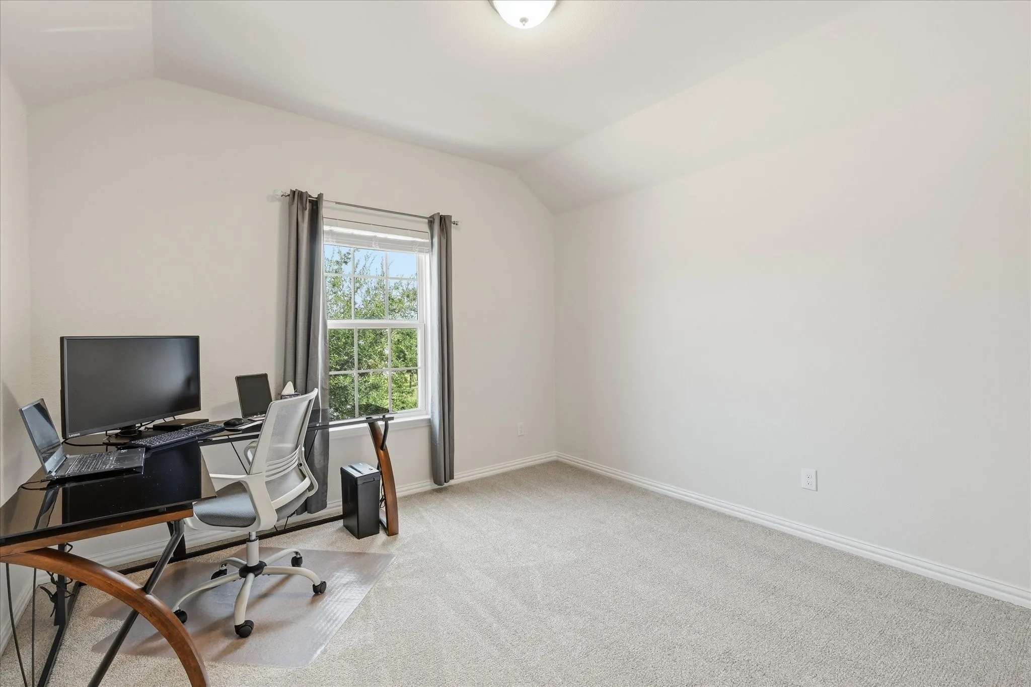 Single Family Residence For Sale in Tarrant County , 1021 Plateau Ridge Way, Fort Worth, Texas 76052, 5 Bedroom, 4 Bathroom, 2 Garage spaces, 3,497 Sqft, built in 2018, mls#21351045, Real Estate Agent in Fort Worth, Homes For Sale in Tarrant county, Homes For Sale in Fort Worth, Realtor in Fort Worth Texas, Real Estate Brokerage Independent Realty Texas, Luminita Cordes Realtor