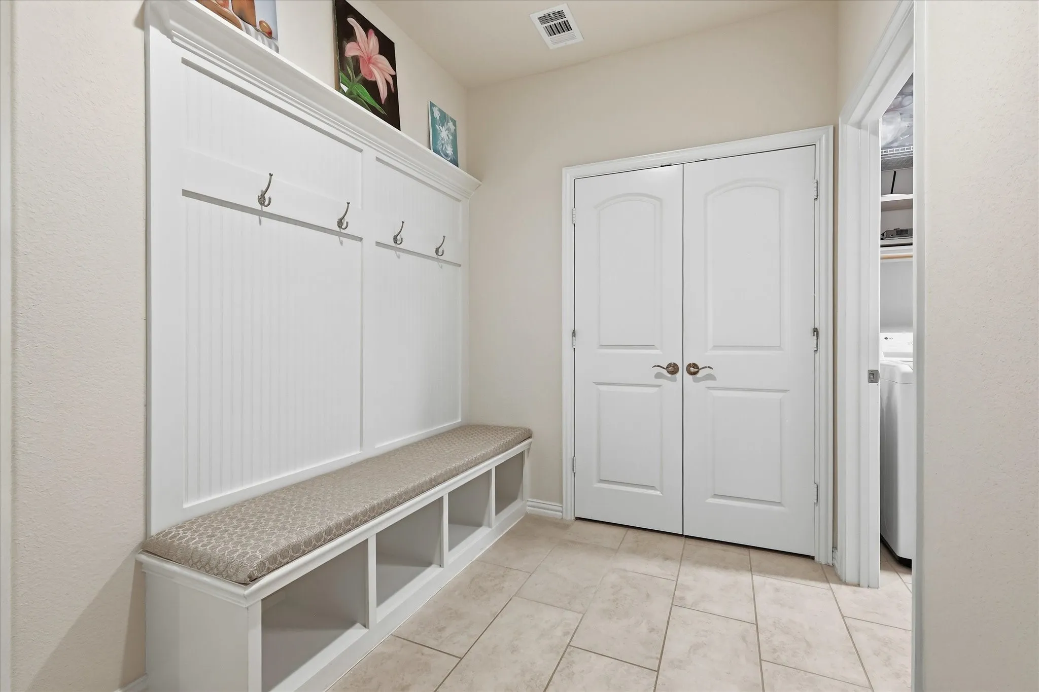 Single Family Residence For Sale in Tarrant County , 1021 Plateau Ridge Way, Fort Worth, Texas 76052, 5 Bedroom, 4 Bathroom, 2 Garage spaces, 3,497 Sqft, built in 2018, mls#21351045, Real Estate Agent in Fort Worth, Homes For Sale in Tarrant county, Homes For Sale in Fort Worth, Realtor in Fort Worth Texas, Real Estate Brokerage Independent Realty Texas, Luminita Cordes Realtor