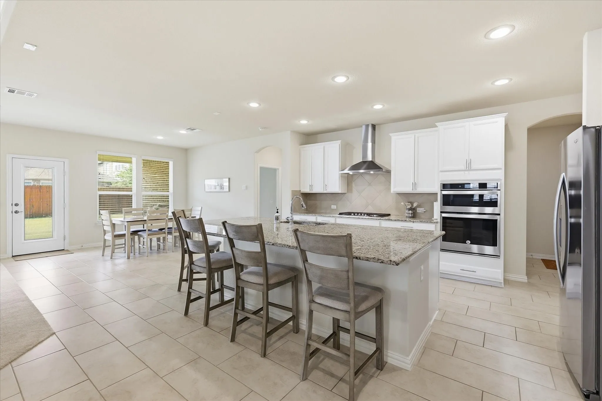 Single Family Residence For Sale in Tarrant County , 1021 Plateau Ridge Way, Fort Worth, Texas 76052, 5 Bedroom, 4 Bathroom, 2 Garage spaces, 3,497 Sqft, built in 2018, mls#21351045, Real Estate Agent in Fort Worth, Homes For Sale in Tarrant county, Homes For Sale in Fort Worth, Realtor in Fort Worth Texas, Real Estate Brokerage Independent Realty Texas, Luminita Cordes Realtor