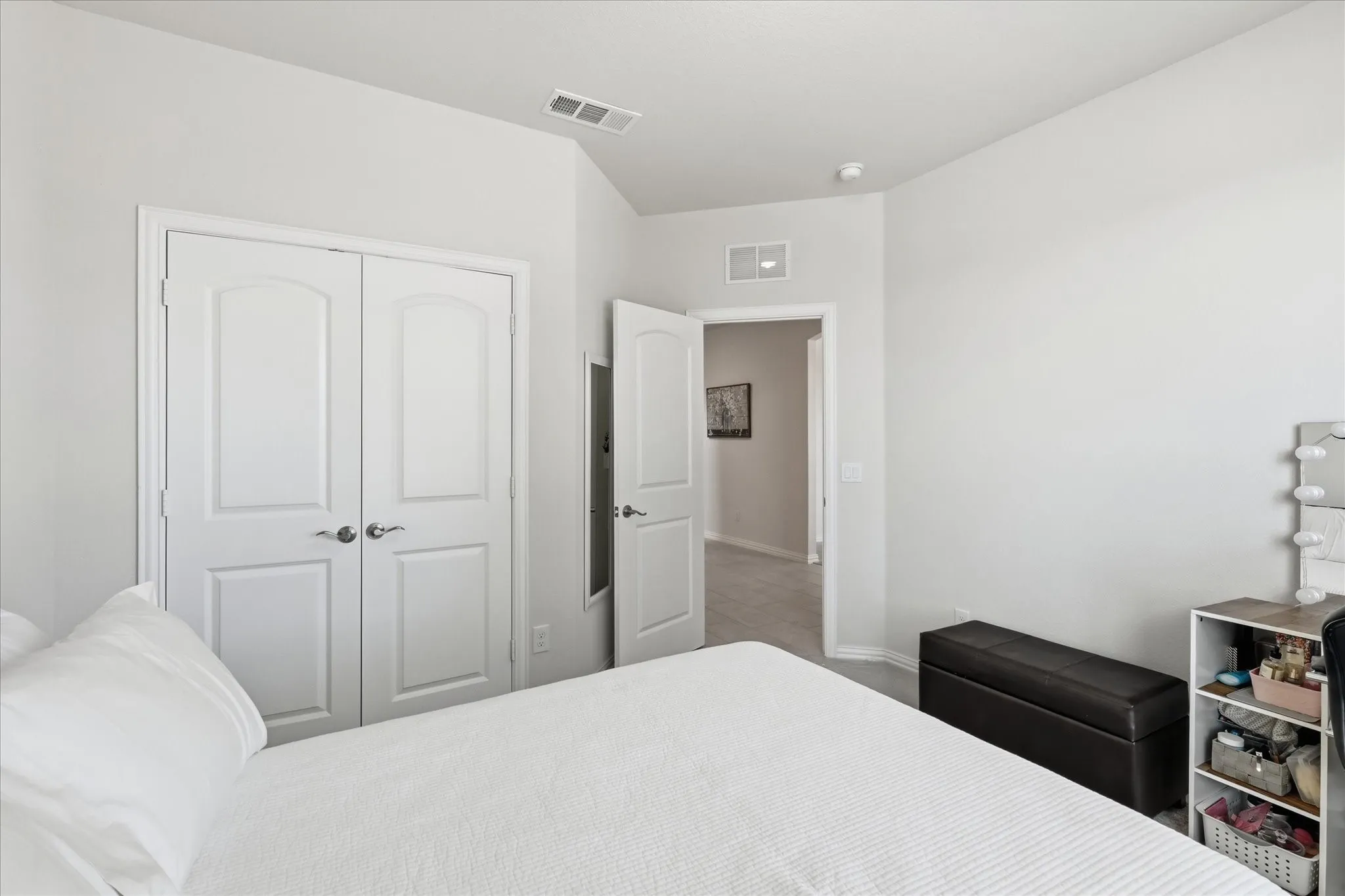 Single Family Residence For Sale in Tarrant County , 1021 Plateau Ridge Way, Fort Worth, Texas 76052, 5 Bedroom, 4 Bathroom, 2 Garage spaces, 3,497 Sqft, built in 2018, mls#21351045, Real Estate Agent in Fort Worth, Homes For Sale in Tarrant county, Homes For Sale in Fort Worth, Realtor in Fort Worth Texas, Real Estate Brokerage Independent Realty Texas, Luminita Cordes Realtor