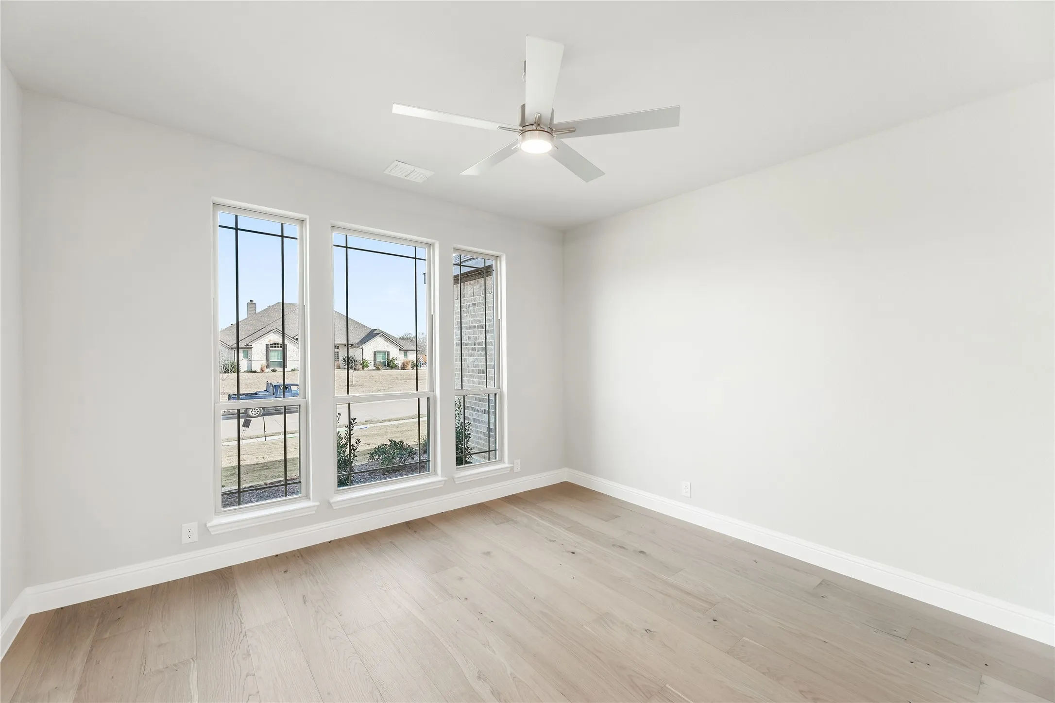 Single Family Residence For Sale in Ellis County , 733 Serenity Lane, Red Oak, Texas 75154, 4 Bedroom, 4 Bathroom, 3 Garage spaces, 3,430 Sqft, built in 2025, mls#21351107, Real Estate Agent in Red Oak, Homes For Sale in Ellis county, Homes For Sale in Red Oak, Realtor in Red Oak Texas, Real Estate Brokerage Independent Realty Texas, Luminita Cordes Realtor