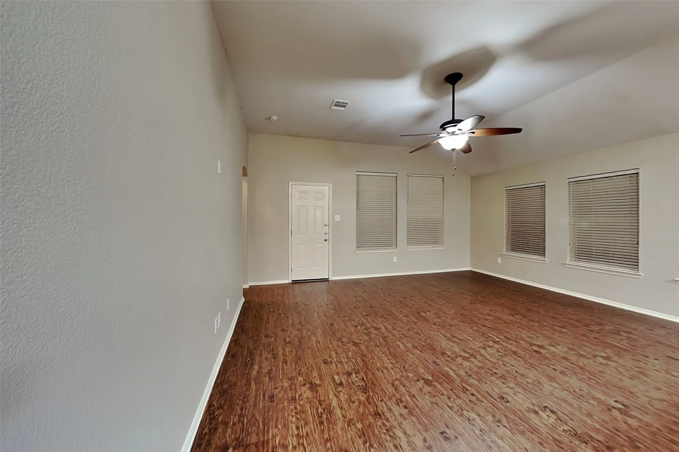 Single Family Residence For Rent in Rockwall County , 423 Butternut Drive, Fate, Texas 75087, 3 Bedroom, 2 Bathroom, 2 Garage spaces, 1,769 Sqft, built in 2004, mls#21351112, Real Estate Agent in Fate, Homes For Rent in Rockwall county, Homes For Rent in Fate, Realtor in Fate Texas, Real Estate Brokerage Independent Realty Texas, Luminita Cordes Realtor