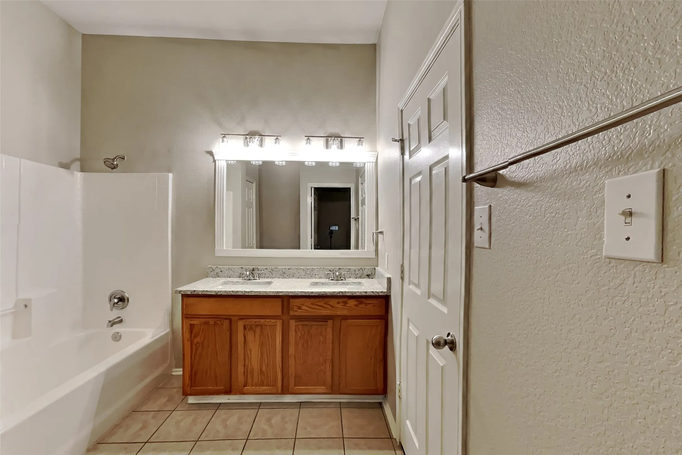 Single Family Residence For Rent in Rockwall County , 423 Butternut Drive, Fate, Texas 75087, 3 Bedroom, 2 Bathroom, 2 Garage spaces, 1,769 Sqft, built in 2004, mls#21351112, Real Estate Agent in Fate, Homes For Rent in Rockwall county, Homes For Rent in Fate, Realtor in Fate Texas, Real Estate Brokerage Independent Realty Texas, Luminita Cordes Realtor