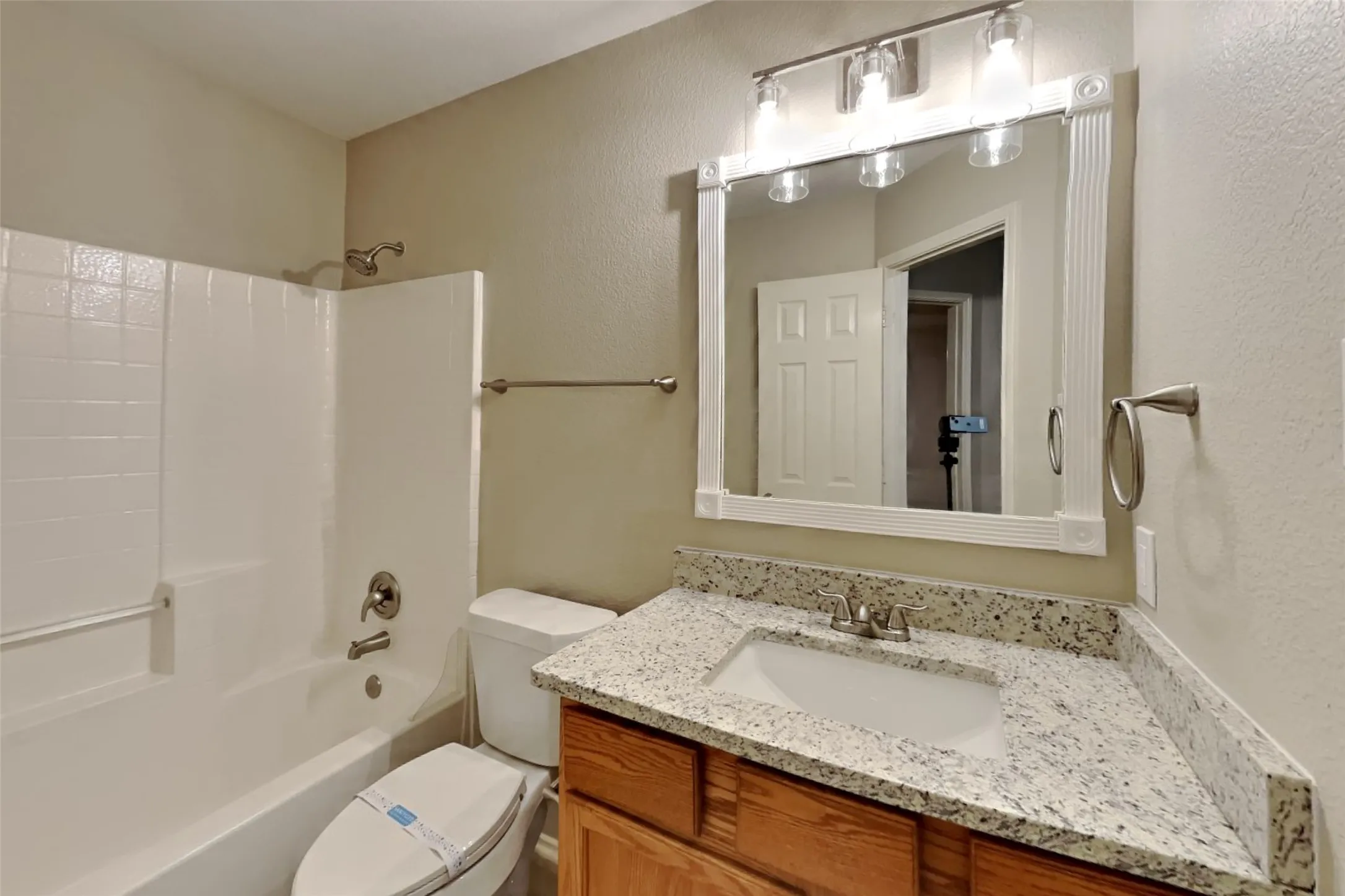 Single Family Residence For Rent in Rockwall County , 423 Butternut Drive, Fate, Texas 75087, 3 Bedroom, 2 Bathroom, 2 Garage spaces, 1,769 Sqft, built in 2004, mls#21351112, Real Estate Agent in Fate, Homes For Rent in Rockwall county, Homes For Rent in Fate, Realtor in Fate Texas, Real Estate Brokerage Independent Realty Texas, Luminita Cordes Realtor