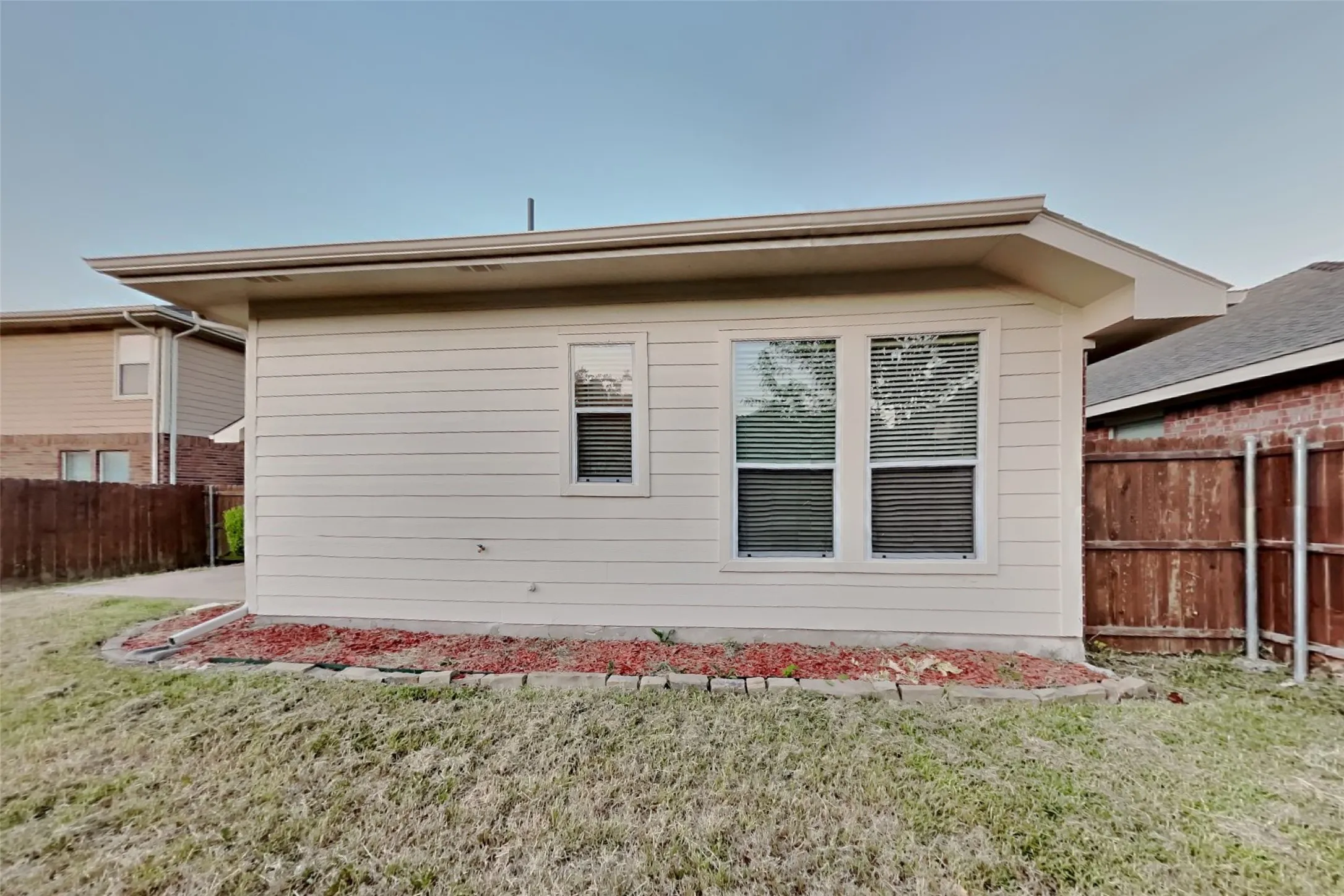 Single Family Residence For Rent in Rockwall County , 423 Butternut Drive, Fate, Texas 75087, 3 Bedroom, 2 Bathroom, 2 Garage spaces, 1,769 Sqft, built in 2004, mls#21351112, Real Estate Agent in Fate, Homes For Rent in Rockwall county, Homes For Rent in Fate, Realtor in Fate Texas, Real Estate Brokerage Independent Realty Texas, Luminita Cordes Realtor