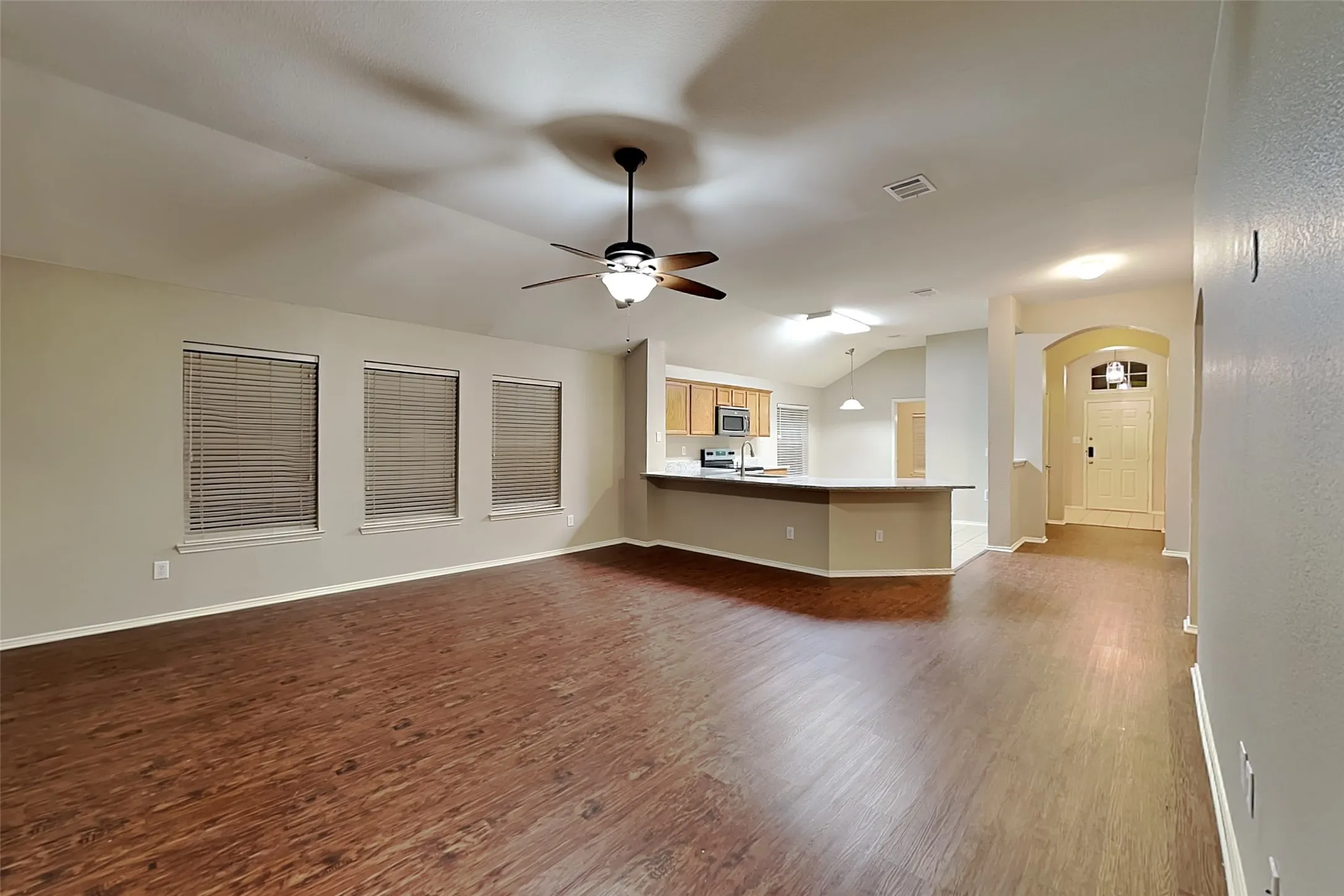 Single Family Residence For Rent in Rockwall County , 423 Butternut Drive, Fate, Texas 75087, 3 Bedroom, 2 Bathroom, 2 Garage spaces, 1,769 Sqft, built in 2004, mls#21351112, Real Estate Agent in Fate, Homes For Rent in Rockwall county, Homes For Rent in Fate, Realtor in Fate Texas, Real Estate Brokerage Independent Realty Texas, Luminita Cordes Realtor