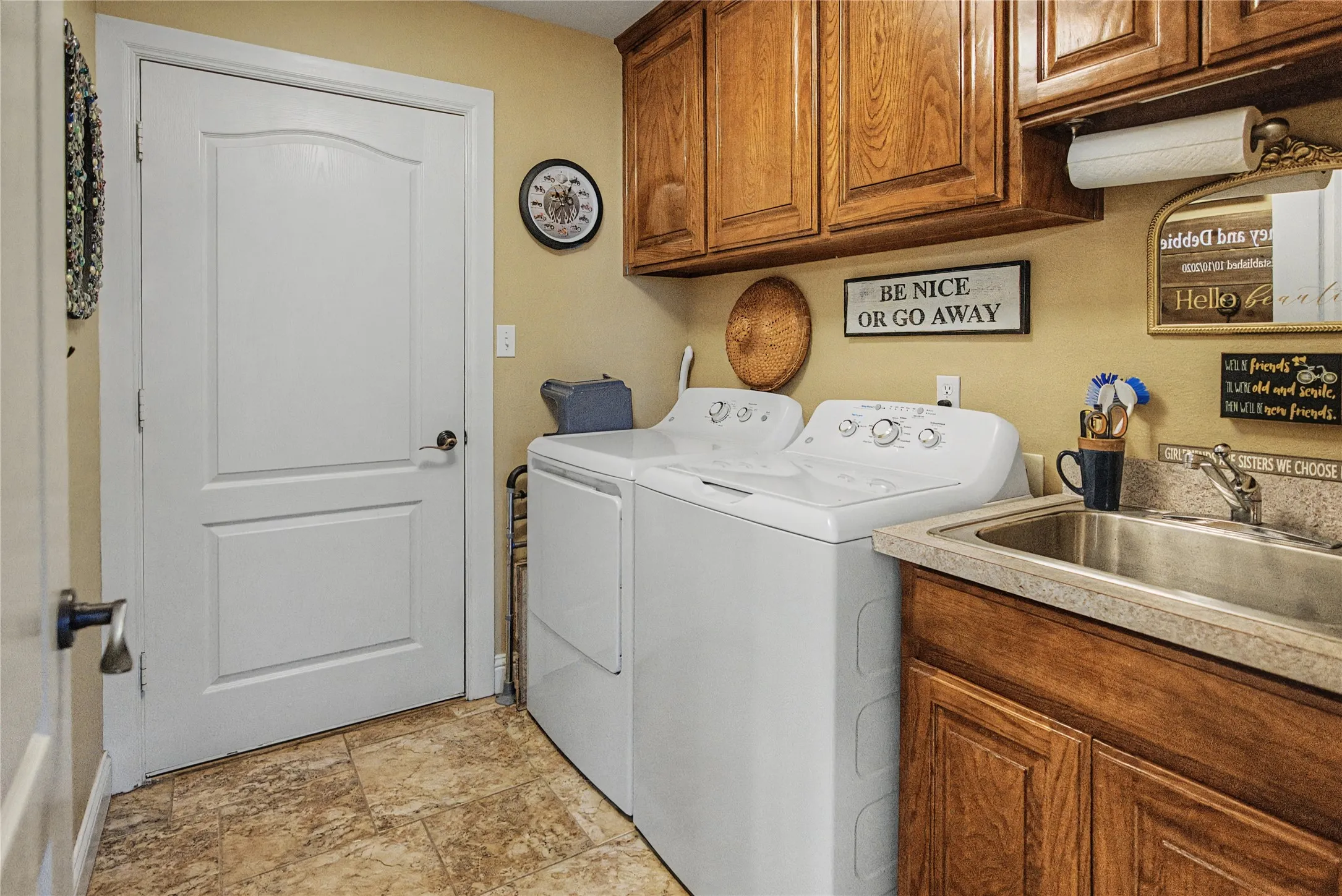 Single Family Residence For Sale in Parker County , 317 Billo Court, Weatherford, Texas 76087, 3 Bedrooms, 3 Bathrooms, 3 Garage spaces, 2,342 Sqft, built in 2004, Price $484,999, mls#21351091, Real Estate Agent in Weatherford, Homes For Sale in Parker county, Homes For Sale in Weatherford, Realtor in Weatherford Texas, Real Estate Brokerage Independent Realty Texas, Luminita Cordes Realtor