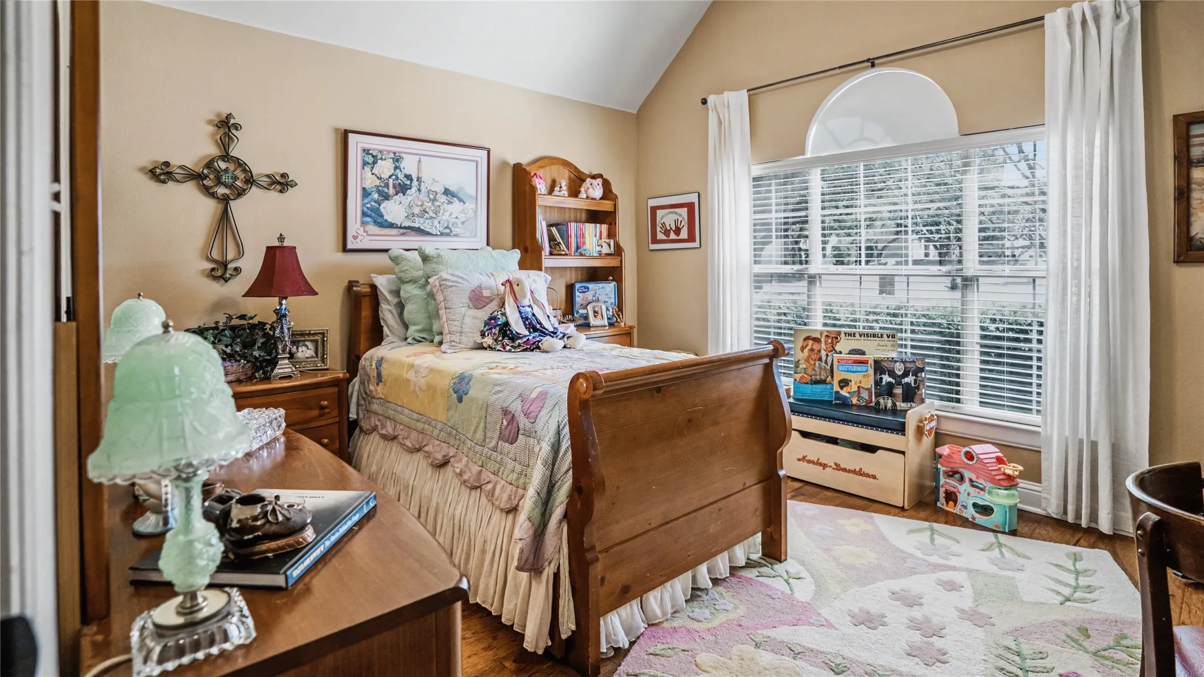 Single Family Residence For Sale in Parker County , 317 Billo Court, Weatherford, Texas 76087, 3 Bedrooms, 3 Bathrooms, 3 Garage spaces, 2,342 Sqft, built in 2004, Price $484,999, mls#21351091, Real Estate Agent in Weatherford, Homes For Sale in Parker county, Homes For Sale in Weatherford, Realtor in Weatherford Texas, Real Estate Brokerage Independent Realty Texas, Luminita Cordes Realtor