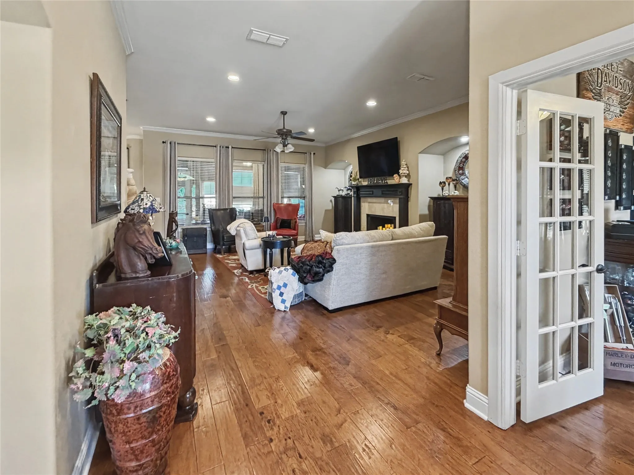 Single Family Residence For Sale in Parker County , 317 Billo Court, Weatherford, Texas 76087, 3 Bedrooms, 3 Bathrooms, 3 Garage spaces, 2,342 Sqft, built in 2004, Price $484,999, mls#21351091, Real Estate Agent in Weatherford, Homes For Sale in Parker county, Homes For Sale in Weatherford, Realtor in Weatherford Texas, Real Estate Brokerage Independent Realty Texas, Luminita Cordes Realtor