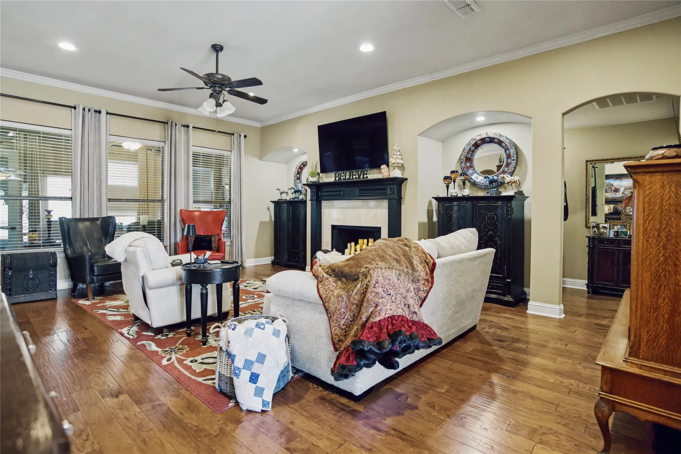 Single Family Residence For Sale in Parker County , 317 Billo Court, Weatherford, Texas 76087, 3 Bedrooms, 3 Bathrooms, 3 Garage spaces, 2,342 Sqft, built in 2004, Price $484,999, mls#21351091, Real Estate Agent in Weatherford, Homes For Sale in Parker county, Homes For Sale in Weatherford, Realtor in Weatherford Texas, Real Estate Brokerage Independent Realty Texas, Luminita Cordes Realtor