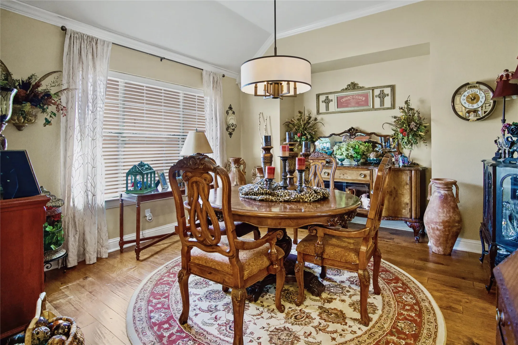 Single Family Residence For Sale in Parker County , 317 Billo Court, Weatherford, Texas 76087, 3 Bedrooms, 3 Bathrooms, 3 Garage spaces, 2,342 Sqft, built in 2004, Price $484,999, mls#21351091, Real Estate Agent in Weatherford, Homes For Sale in Parker county, Homes For Sale in Weatherford, Realtor in Weatherford Texas, Real Estate Brokerage Independent Realty Texas, Luminita Cordes Realtor