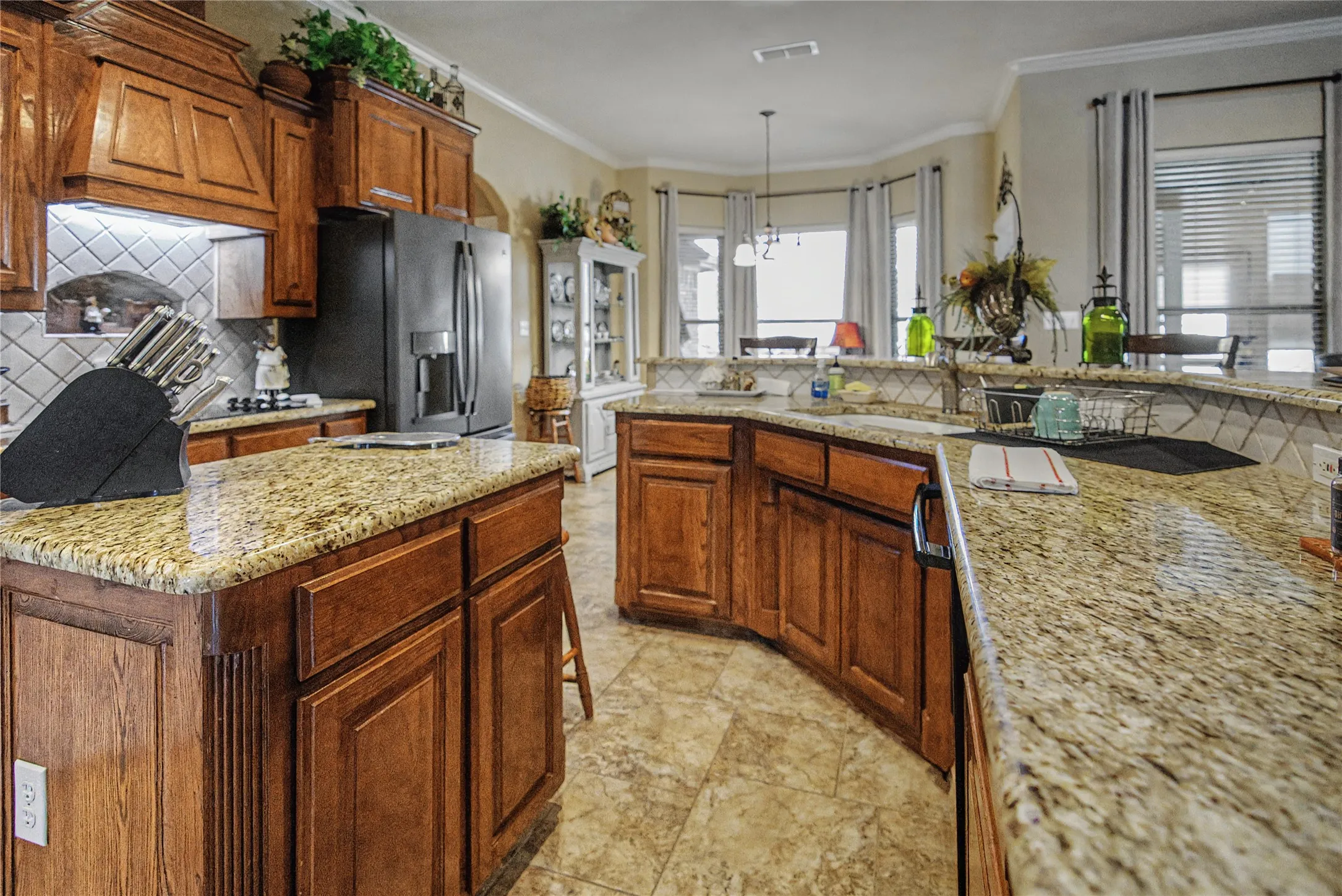 Single Family Residence For Sale in Parker County , 317 Billo Court, Weatherford, Texas 76087, 3 Bedrooms, 3 Bathrooms, 3 Garage spaces, 2,342 Sqft, built in 2004, Price $484,999, mls#21351091, Real Estate Agent in Weatherford, Homes For Sale in Parker county, Homes For Sale in Weatherford, Realtor in Weatherford Texas, Real Estate Brokerage Independent Realty Texas, Luminita Cordes Realtor
