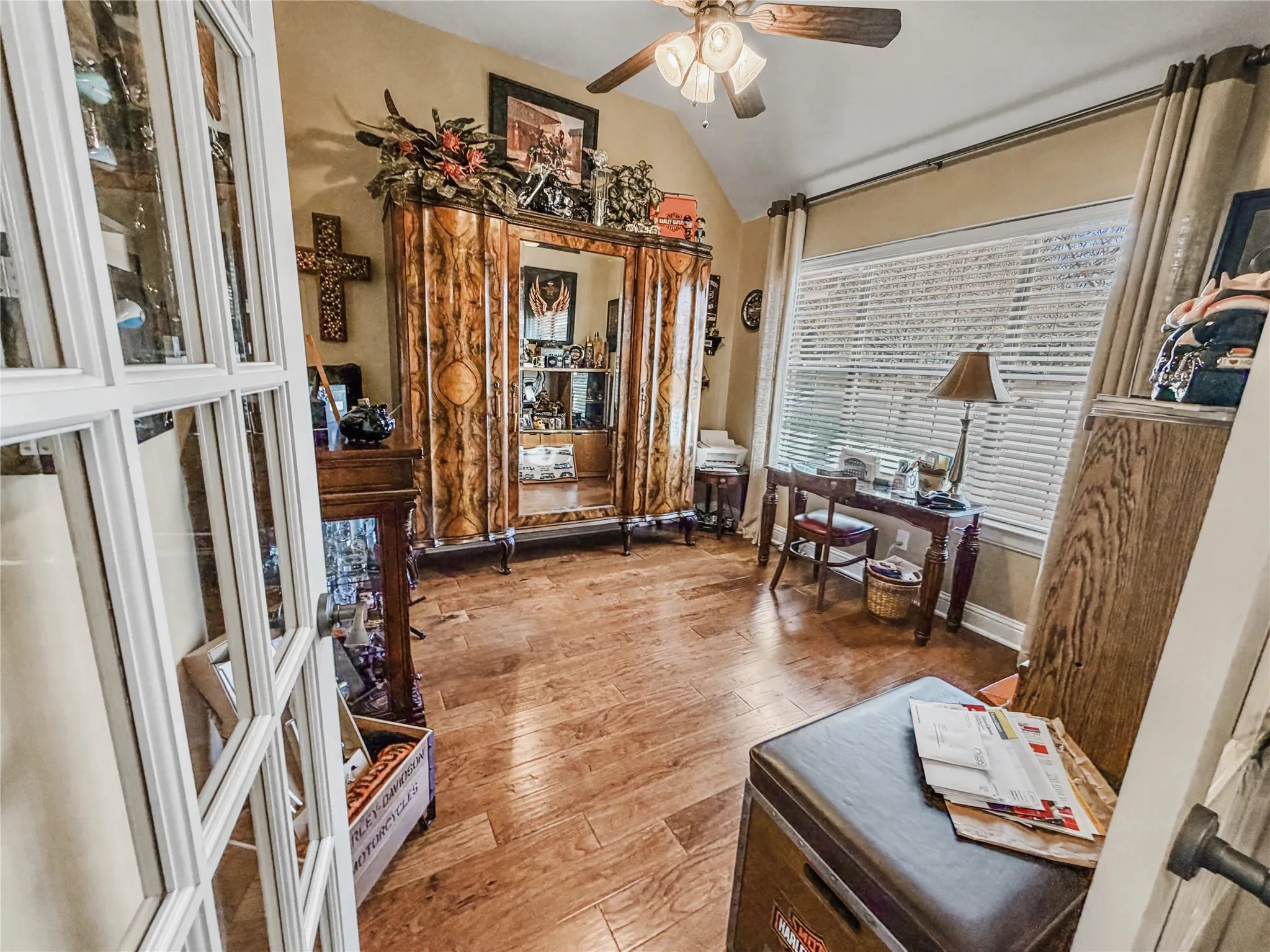 Single Family Residence For Sale in Parker County , 317 Billo Court, Weatherford, Texas 76087, 3 Bedrooms, 3 Bathrooms, 3 Garage spaces, 2,342 Sqft, built in 2004, Price $484,999, mls#21351091, Real Estate Agent in Weatherford, Homes For Sale in Parker county, Homes For Sale in Weatherford, Realtor in Weatherford Texas, Real Estate Brokerage Independent Realty Texas, Luminita Cordes Realtor
