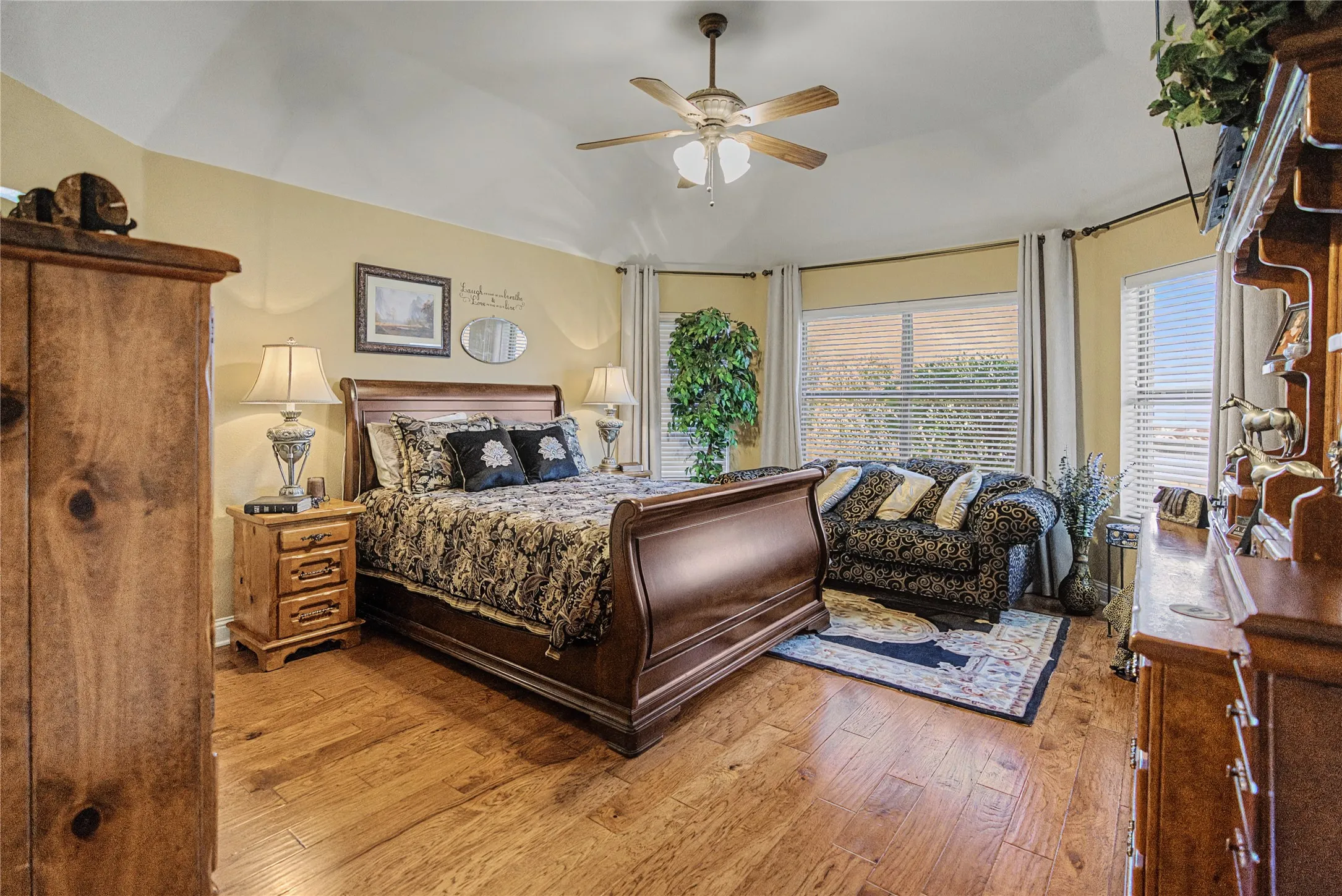 Single Family Residence For Sale in Parker County , 317 Billo Court, Weatherford, Texas 76087, 3 Bedrooms, 3 Bathrooms, 3 Garage spaces, 2,342 Sqft, built in 2004, Price $484,999, mls#21351091, Real Estate Agent in Weatherford, Homes For Sale in Parker county, Homes For Sale in Weatherford, Realtor in Weatherford Texas, Real Estate Brokerage Independent Realty Texas, Luminita Cordes Realtor