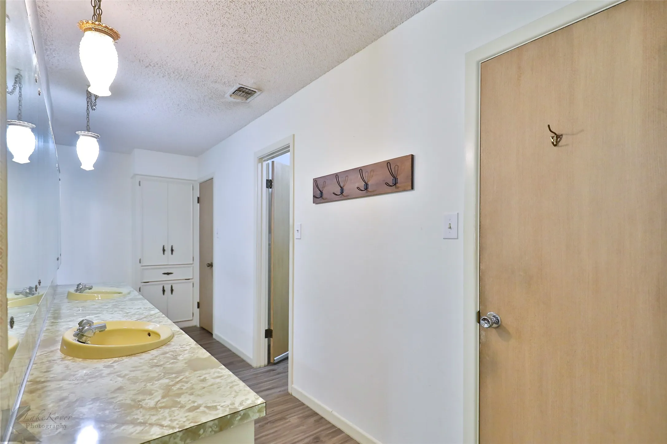 Single Family Residence For Rent in Taylor County , 2810 Arrowhead Drive, Abilene, Texas 79606, 4 Bedroom, 2 Bathroom, 2 Garage spaces, 2,261 Sqft, built in 1972, mls#21349039, Real Estate Agent in Abilene, Homes For Rent in Taylor county, Homes For Rent in Abilene, Realtor in Abilene Texas, Real Estate Brokerage Independent Realty Texas, Luminita Cordes Realtor