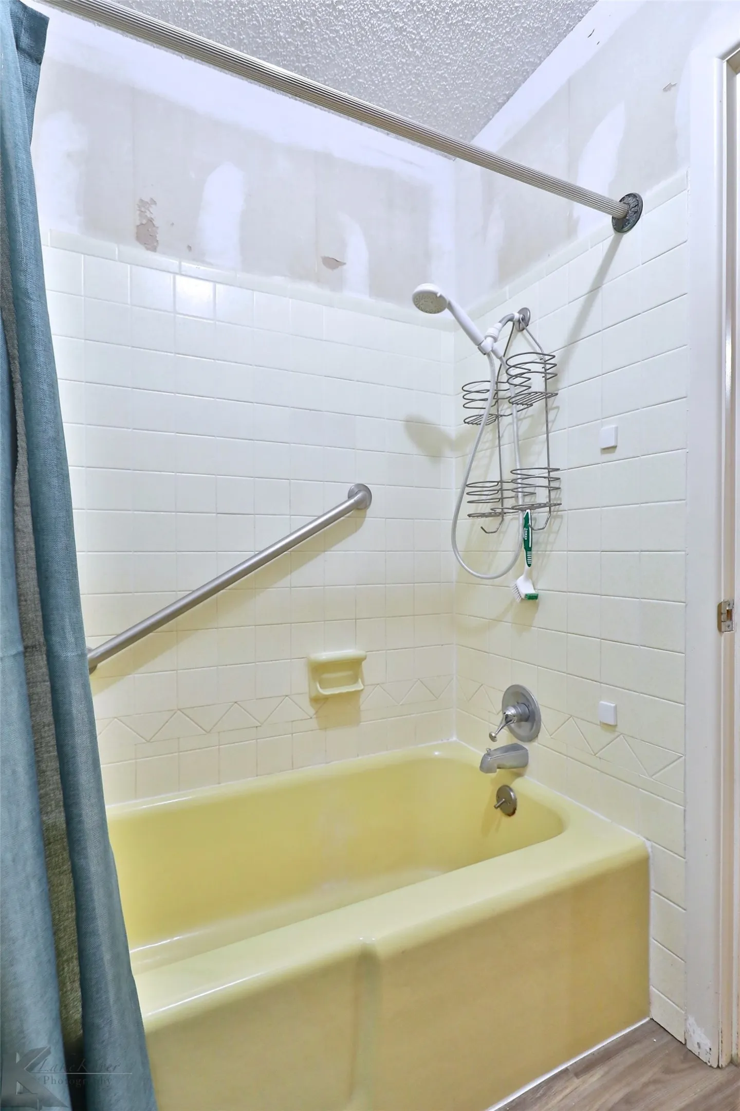 Single Family Residence For Rent in Taylor County , 2810 Arrowhead Drive, Abilene, Texas 79606, 4 Bedroom, 2 Bathroom, 2 Garage spaces, 2,261 Sqft, built in 1972, mls#21349039, Real Estate Agent in Abilene, Homes For Rent in Taylor county, Homes For Rent in Abilene, Realtor in Abilene Texas, Real Estate Brokerage Independent Realty Texas, Luminita Cordes Realtor