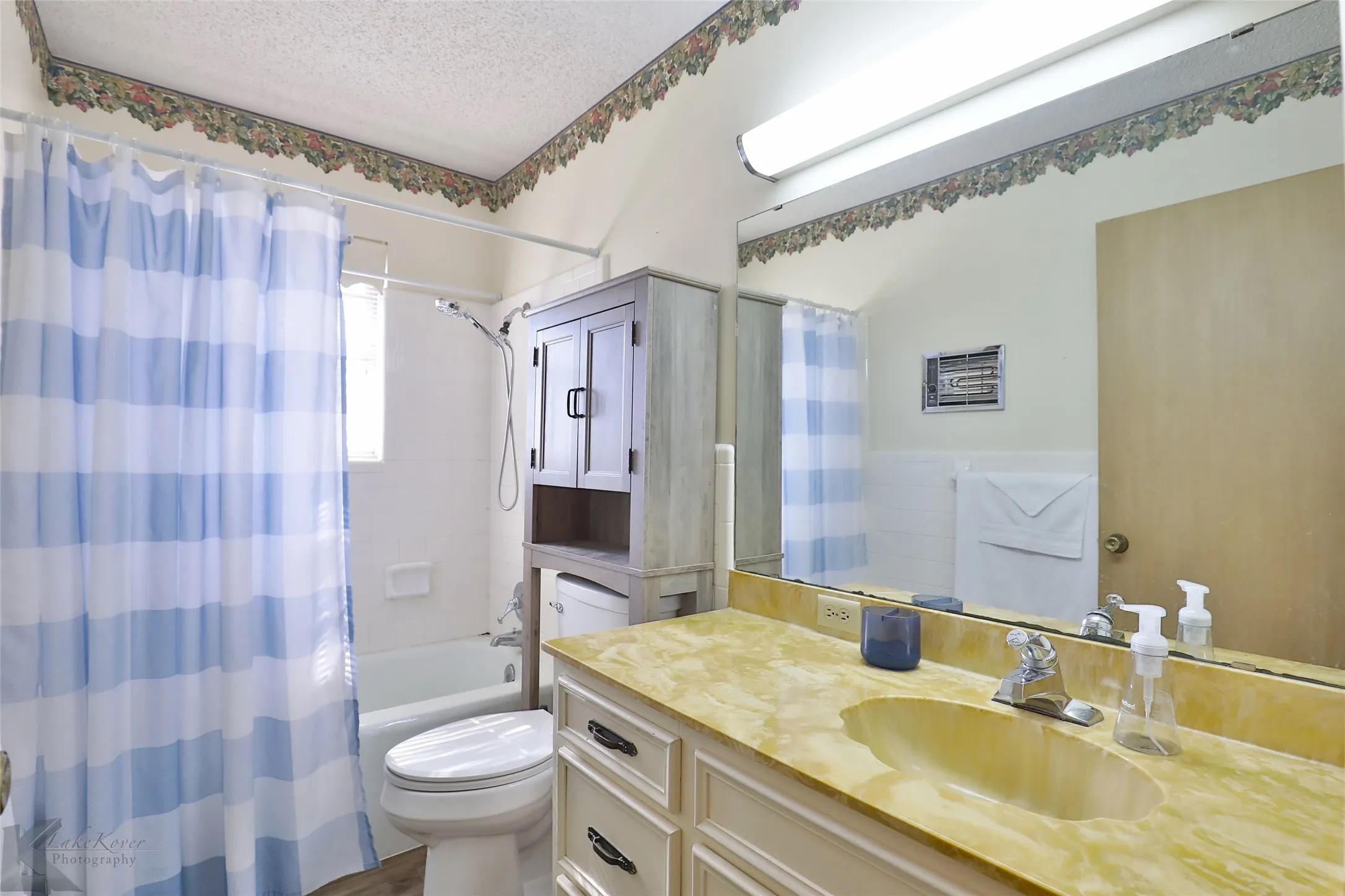 Single Family Residence For Rent in Taylor County , 2810 Arrowhead Drive, Abilene, Texas 79606, 4 Bedroom, 2 Bathroom, 2 Garage spaces, 2,261 Sqft, built in 1972, mls#21349039, Real Estate Agent in Abilene, Homes For Rent in Taylor county, Homes For Rent in Abilene, Realtor in Abilene Texas, Real Estate Brokerage Independent Realty Texas, Luminita Cordes Realtor
