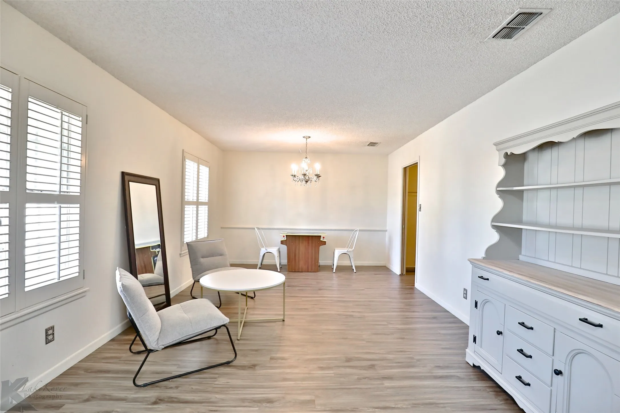 Single Family Residence For Rent in Taylor County , 2810 Arrowhead Drive, Abilene, Texas 79606, 4 Bedroom, 2 Bathroom, 2 Garage spaces, 2,261 Sqft, built in 1972, mls#21349039, Real Estate Agent in Abilene, Homes For Rent in Taylor county, Homes For Rent in Abilene, Realtor in Abilene Texas, Real Estate Brokerage Independent Realty Texas, Luminita Cordes Realtor