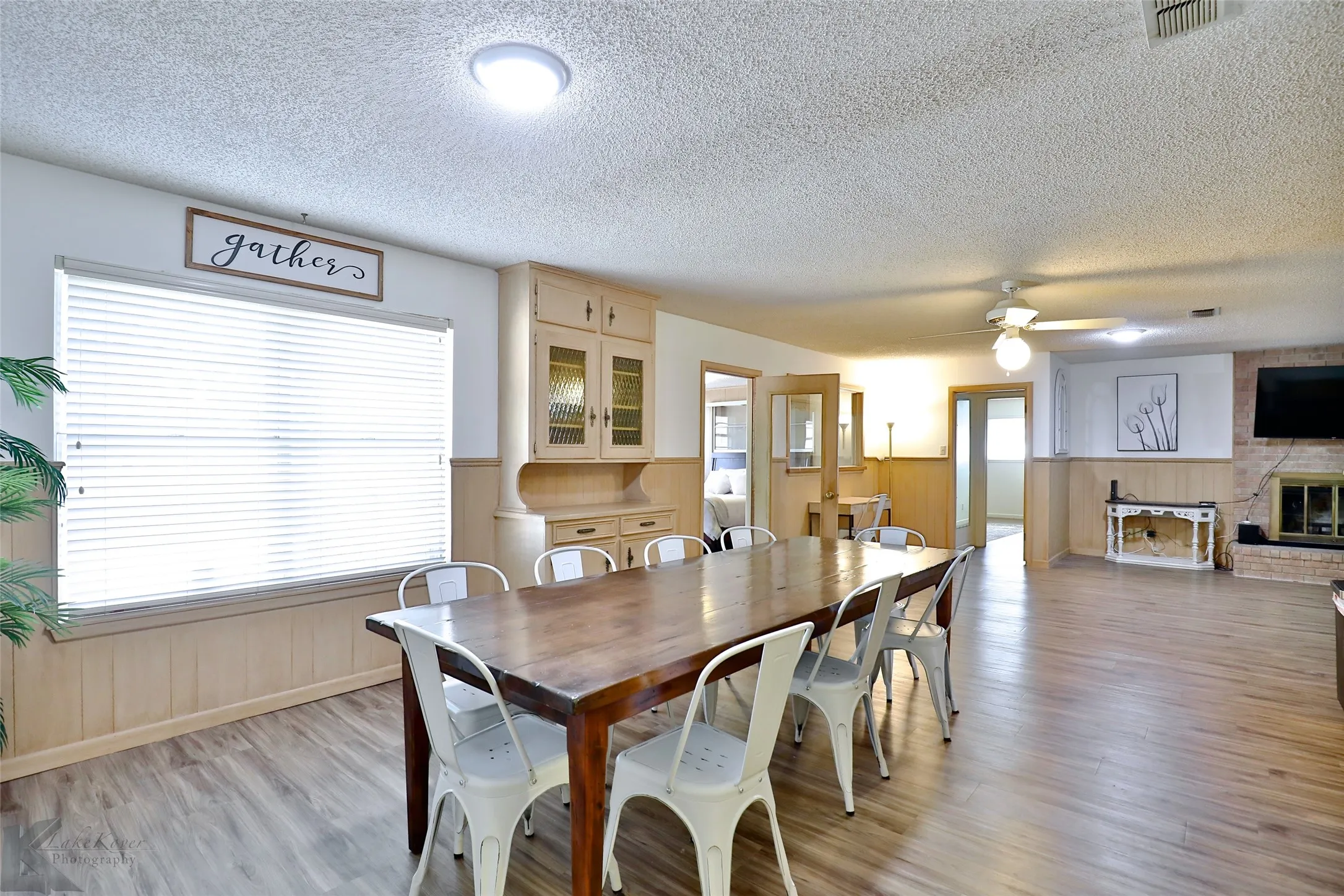 Single Family Residence For Rent in Taylor County , 2810 Arrowhead Drive, Abilene, Texas 79606, 4 Bedroom, 2 Bathroom, 2 Garage spaces, 2,261 Sqft, built in 1972, mls#21349039, Real Estate Agent in Abilene, Homes For Rent in Taylor county, Homes For Rent in Abilene, Realtor in Abilene Texas, Real Estate Brokerage Independent Realty Texas, Luminita Cordes Realtor