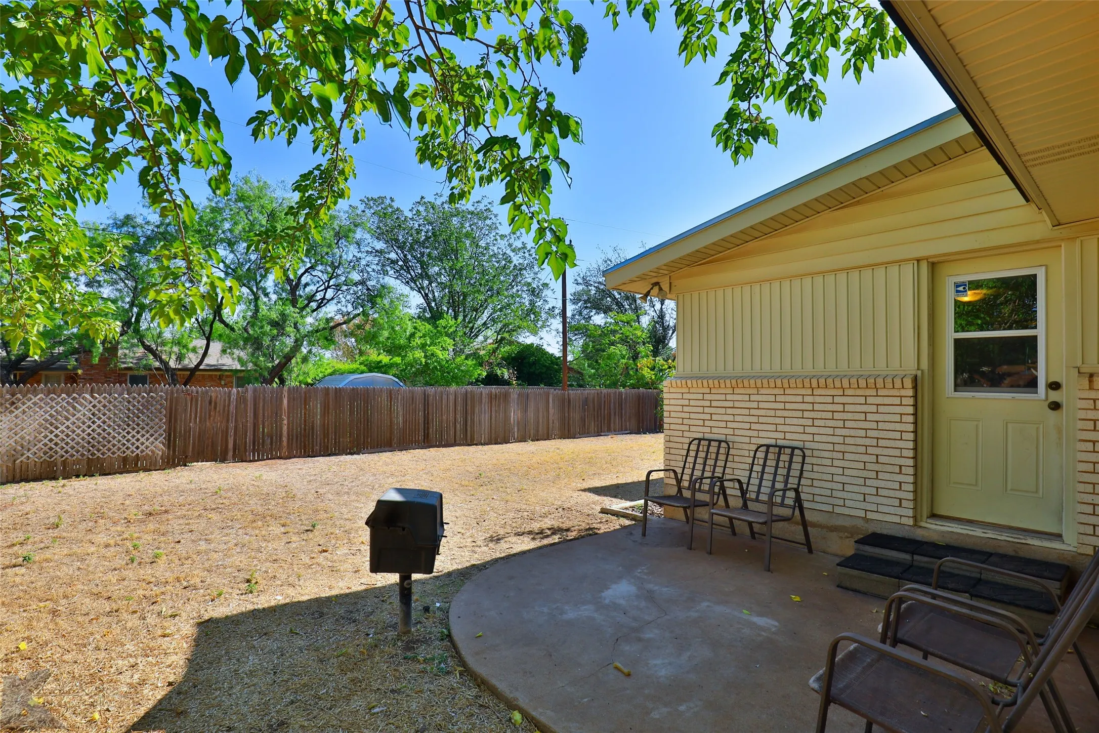 Single Family Residence For Rent in Taylor County , 2810 Arrowhead Drive, Abilene, Texas 79606, 4 Bedroom, 2 Bathroom, 2 Garage spaces, 2,261 Sqft, built in 1972, mls#21349039, Real Estate Agent in Abilene, Homes For Rent in Taylor county, Homes For Rent in Abilene, Realtor in Abilene Texas, Real Estate Brokerage Independent Realty Texas, Luminita Cordes Realtor
