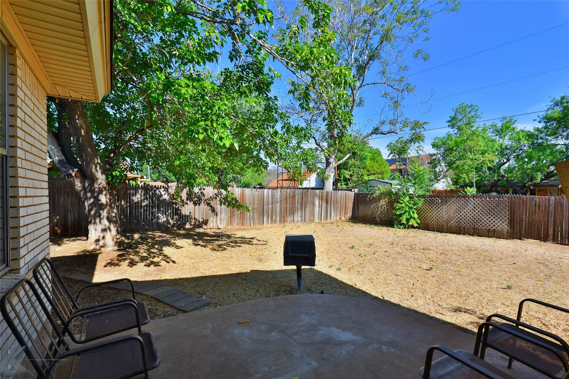 Single Family Residence For Rent in Taylor County , 2810 Arrowhead Drive, Abilene, Texas 79606, 4 Bedroom, 2 Bathroom, 2 Garage spaces, 2,261 Sqft, built in 1972, mls#21349039, Real Estate Agent in Abilene, Homes For Rent in Taylor county, Homes For Rent in Abilene, Realtor in Abilene Texas, Real Estate Brokerage Independent Realty Texas, Luminita Cordes Realtor