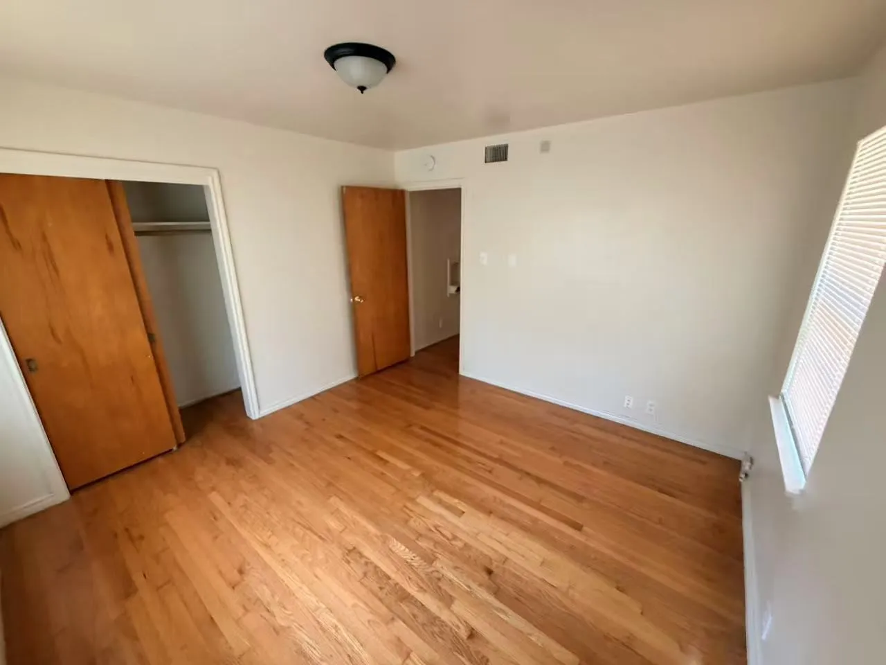 Single Family Residence For Rent in Dallas County , 413 Frances Way, Richardson, Texas 75081, 4 Bedroom, 2 Bathroom, 2 Garage spaces, 1,399 Sqft, built in 1955, Price $2,100, mls#21351125, Real Estate Agent in Richardson, Homes For Rent in Dallas county, Homes For Rent in Richardson, Realtor in Richardson Texas, Real Estate Brokerage Independent Realty Texas, Luminita Cordes Realtor