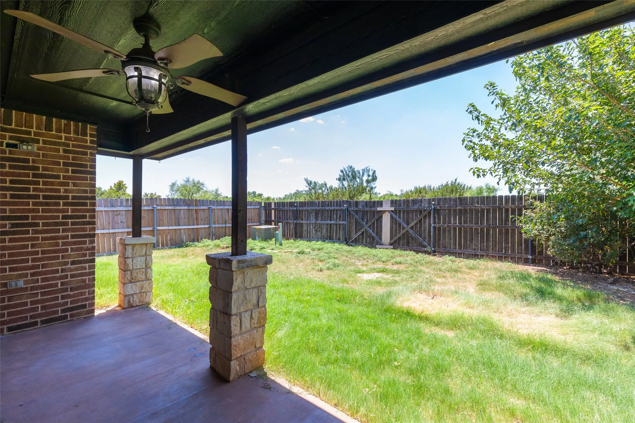 Single Family Residence For Sale in Taylor County , 7902 Tuscany Drive, Abilene, Texas 79606, 3 Bedroom, 2 Bathroom, 2 Garage spaces, 1,630 Sqft, built in 2014, mls#21350878, Real Estate Agent in Abilene, Homes For Sale in Taylor county, Homes For Sale in Abilene, Realtor in Abilene Texas, Real Estate Brokerage Independent Realty Texas, Luminita Cordes Realtor