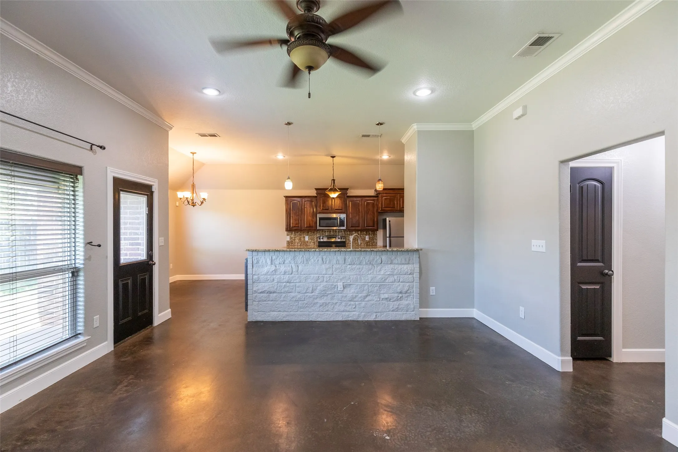 Single Family Residence For Sale in Taylor County , 7902 Tuscany Drive, Abilene, Texas 79606, 3 Bedroom, 2 Bathroom, 2 Garage spaces, 1,630 Sqft, built in 2014, mls#21350878, Real Estate Agent in Abilene, Homes For Sale in Taylor county, Homes For Sale in Abilene, Realtor in Abilene Texas, Real Estate Brokerage Independent Realty Texas, Luminita Cordes Realtor