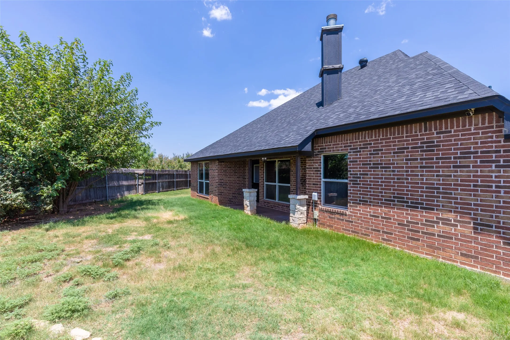 Single Family Residence For Sale in Taylor County , 7902 Tuscany Drive, Abilene, Texas 79606, 3 Bedroom, 2 Bathroom, 2 Garage spaces, 1,630 Sqft, built in 2014, mls#21350878, Real Estate Agent in Abilene, Homes For Sale in Taylor county, Homes For Sale in Abilene, Realtor in Abilene Texas, Real Estate Brokerage Independent Realty Texas, Luminita Cordes Realtor
