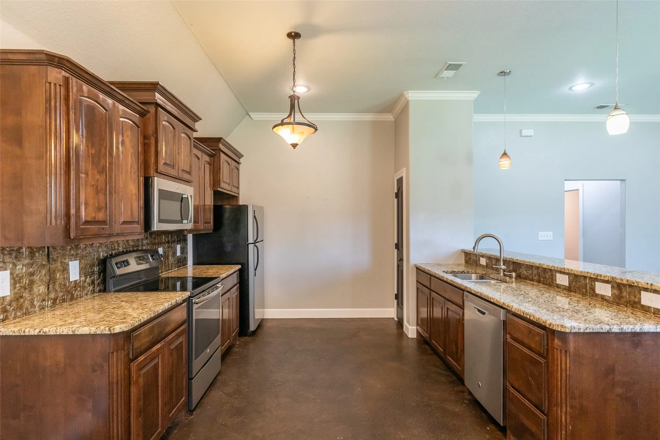 Single Family Residence For Sale in Taylor County , 7902 Tuscany Drive, Abilene, Texas 79606, 3 Bedroom, 2 Bathroom, 2 Garage spaces, 1,630 Sqft, built in 2014, mls#21350878, Real Estate Agent in Abilene, Homes For Sale in Taylor county, Homes For Sale in Abilene, Realtor in Abilene Texas, Real Estate Brokerage Independent Realty Texas, Luminita Cordes Realtor