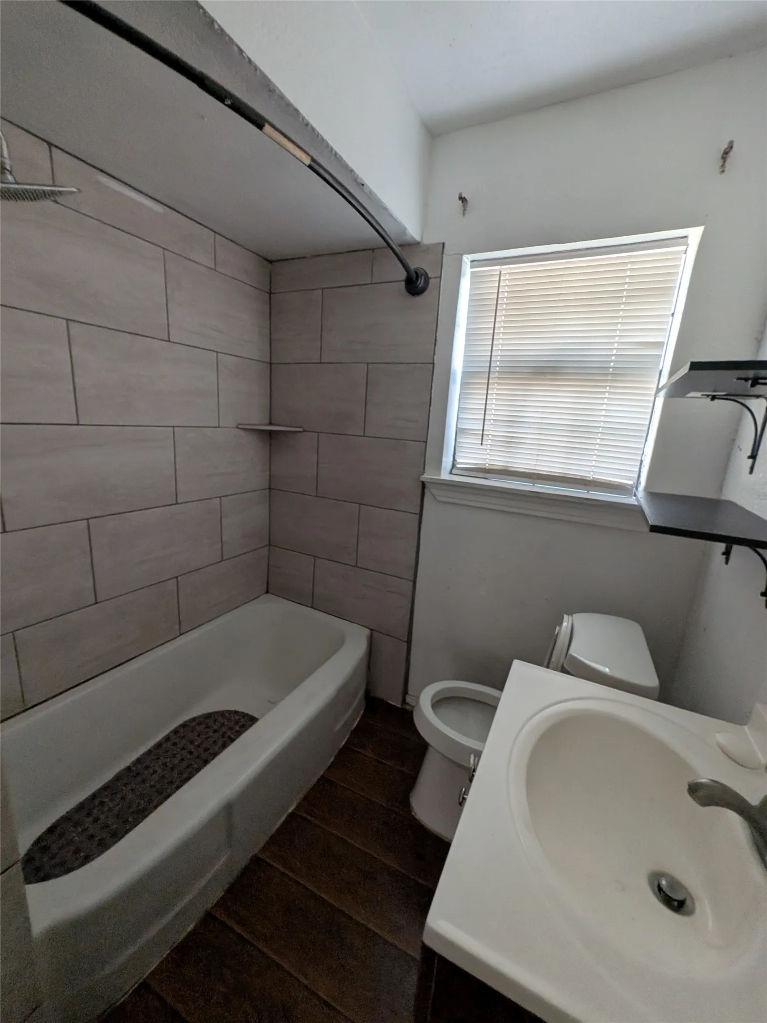 Single Family Residence For Sale in Dallas County , 3556 Durango Drive, Dallas, Texas 75220, 3 Bedroom, 1 Bathroom, Garage spaces, 1,242 Sqft, built in 1948, mls#21351120, Real Estate Agent in Dallas, Homes For Sale in Dallas county, Homes For Sale in Dallas, Realtor in Dallas Texas, Real Estate Brokerage Independent Realty Texas, Luminita Cordes Realtor