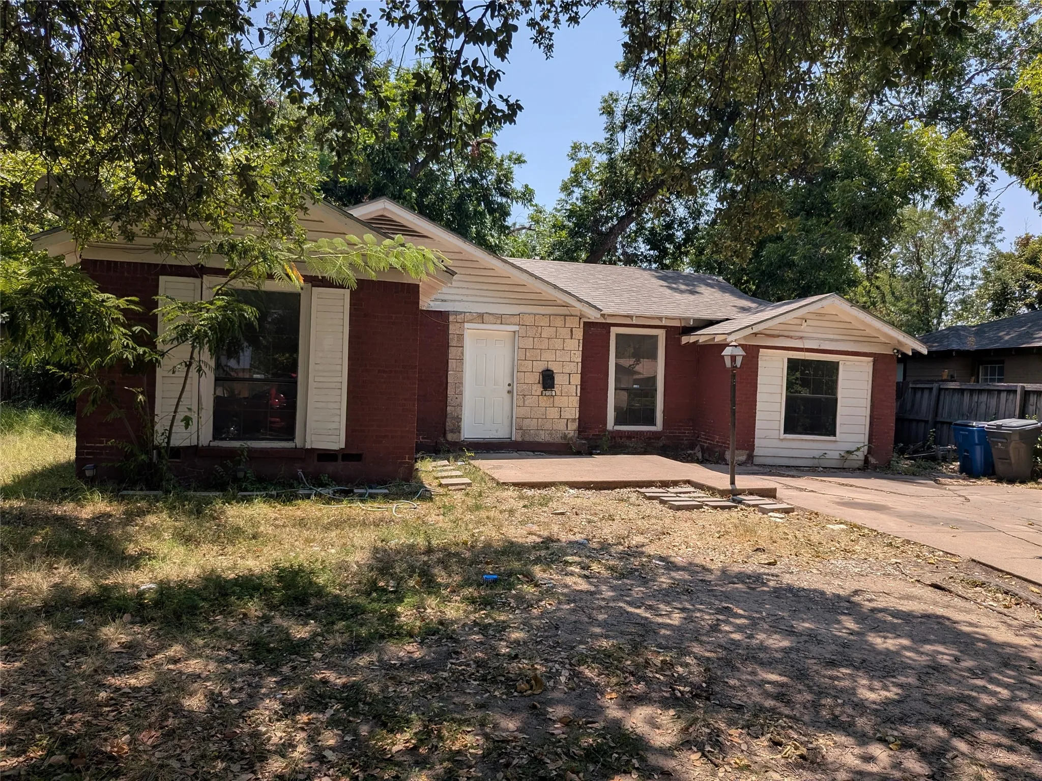 Single Family Residence For Sale in Dallas County , 3556 Durango Drive, Dallas, Texas 75220, 3 Bedroom, 1 Bathroom, Garage spaces, 1,242 Sqft, built in 1948, mls#21351120, Real Estate Agent in Dallas, Homes For Sale in Dallas county, Homes For Sale in Dallas, Realtor in Dallas Texas, Real Estate Brokerage Independent Realty Texas, Luminita Cordes Realtor