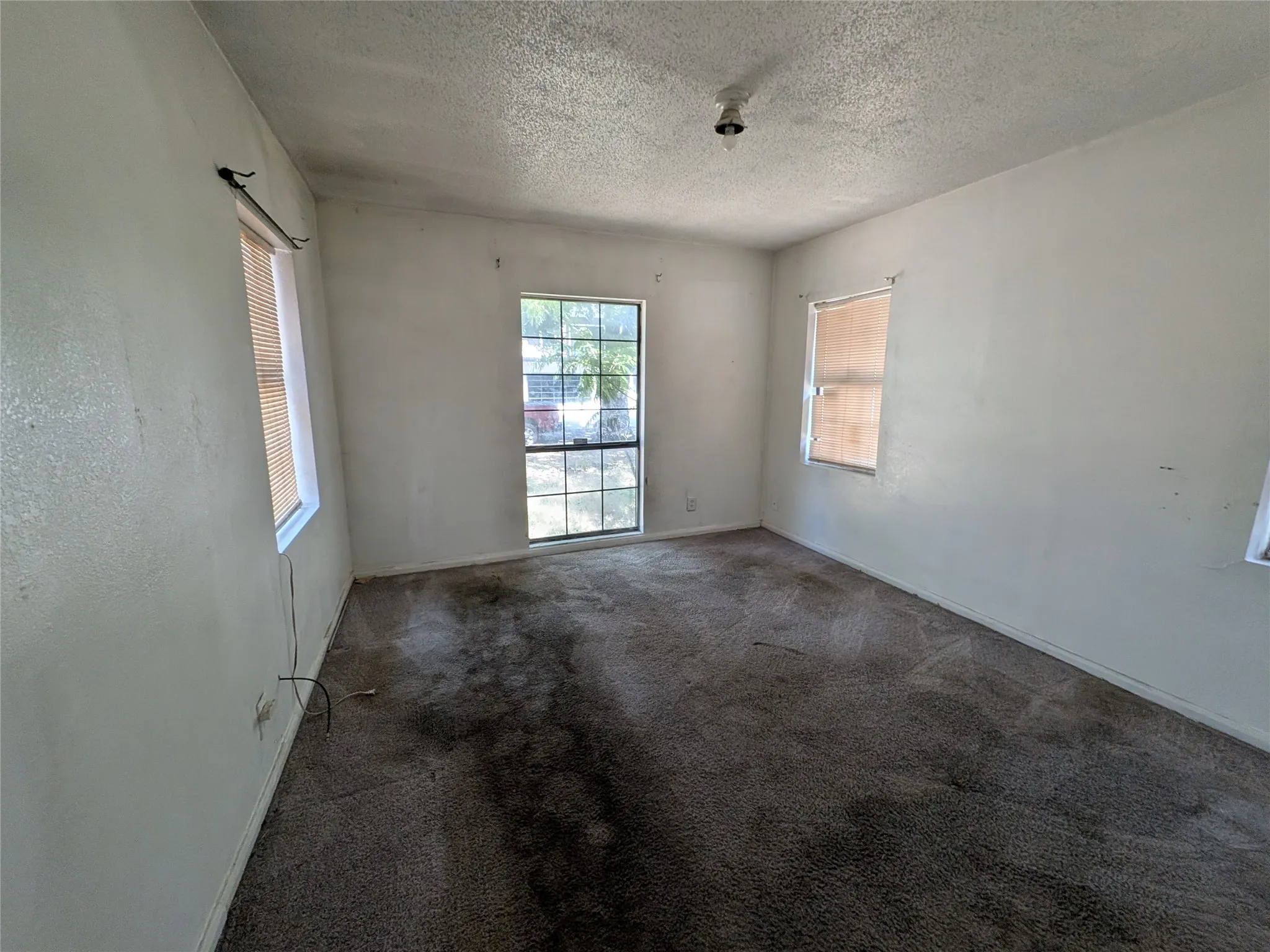 Single Family Residence For Sale in Dallas County , 3556 Durango Drive, Dallas, Texas 75220, 3 Bedroom, 1 Bathroom, Garage spaces, 1,242 Sqft, built in 1948, mls#21351120, Real Estate Agent in Dallas, Homes For Sale in Dallas county, Homes For Sale in Dallas, Realtor in Dallas Texas, Real Estate Brokerage Independent Realty Texas, Luminita Cordes Realtor
