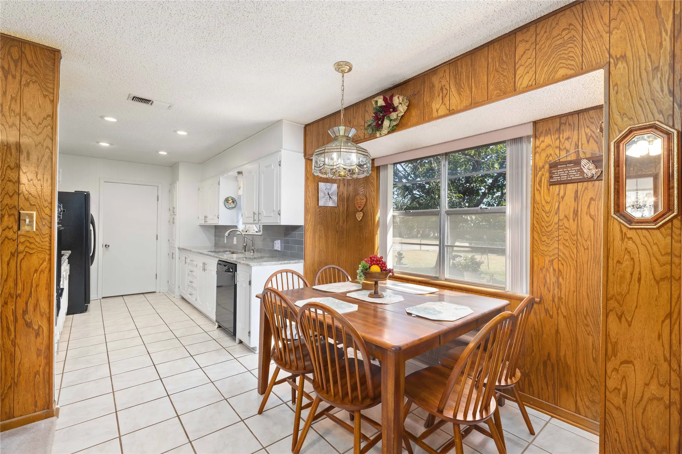 Single Family Residence For Sale in Brown County , 4309 9th Street, Brownwood, Texas 76801, 4 Bedrooms, 2 Bathrooms, Garage spaces, 1,922 Sqft, built in 1971, Price $239,900, mls#21351130, Real Estate Agent in Brownwood, Homes For Sale in Brown county, Homes For Sale in Brownwood, Realtor in Brownwood Texas, Real Estate Brokerage Independent Realty Texas, Luminita Cordes Realtor